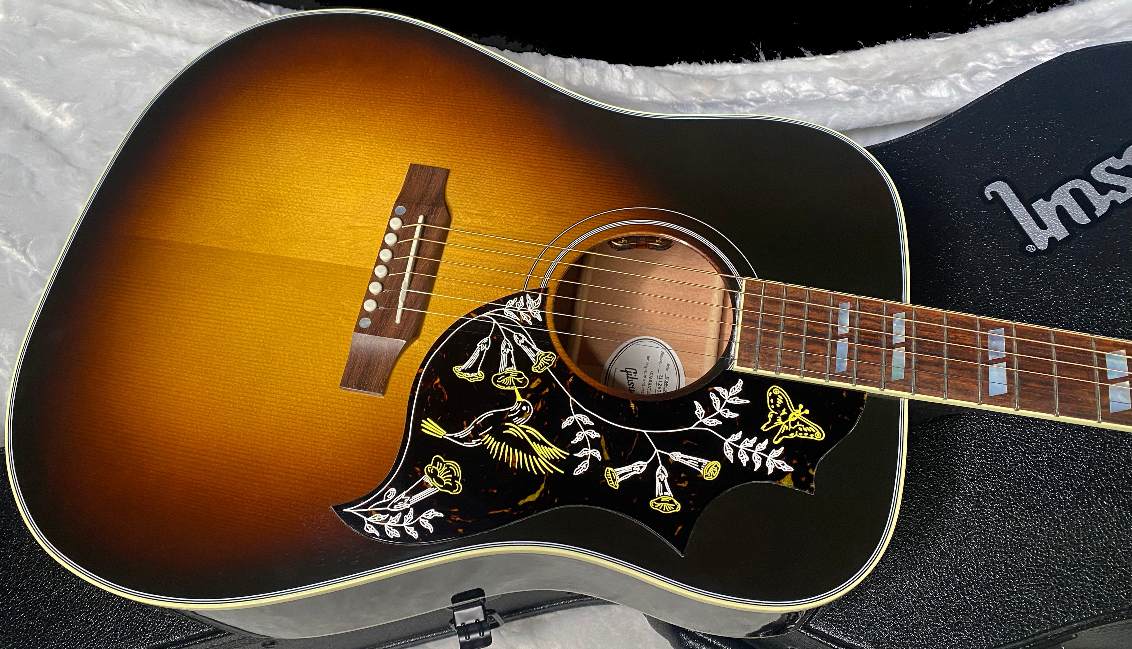 NEW ! Gibson Hummingbird Standard - Vintage Sunburst - Acoustic Electric - Authorized Dealer - 4.7lbs - G07085