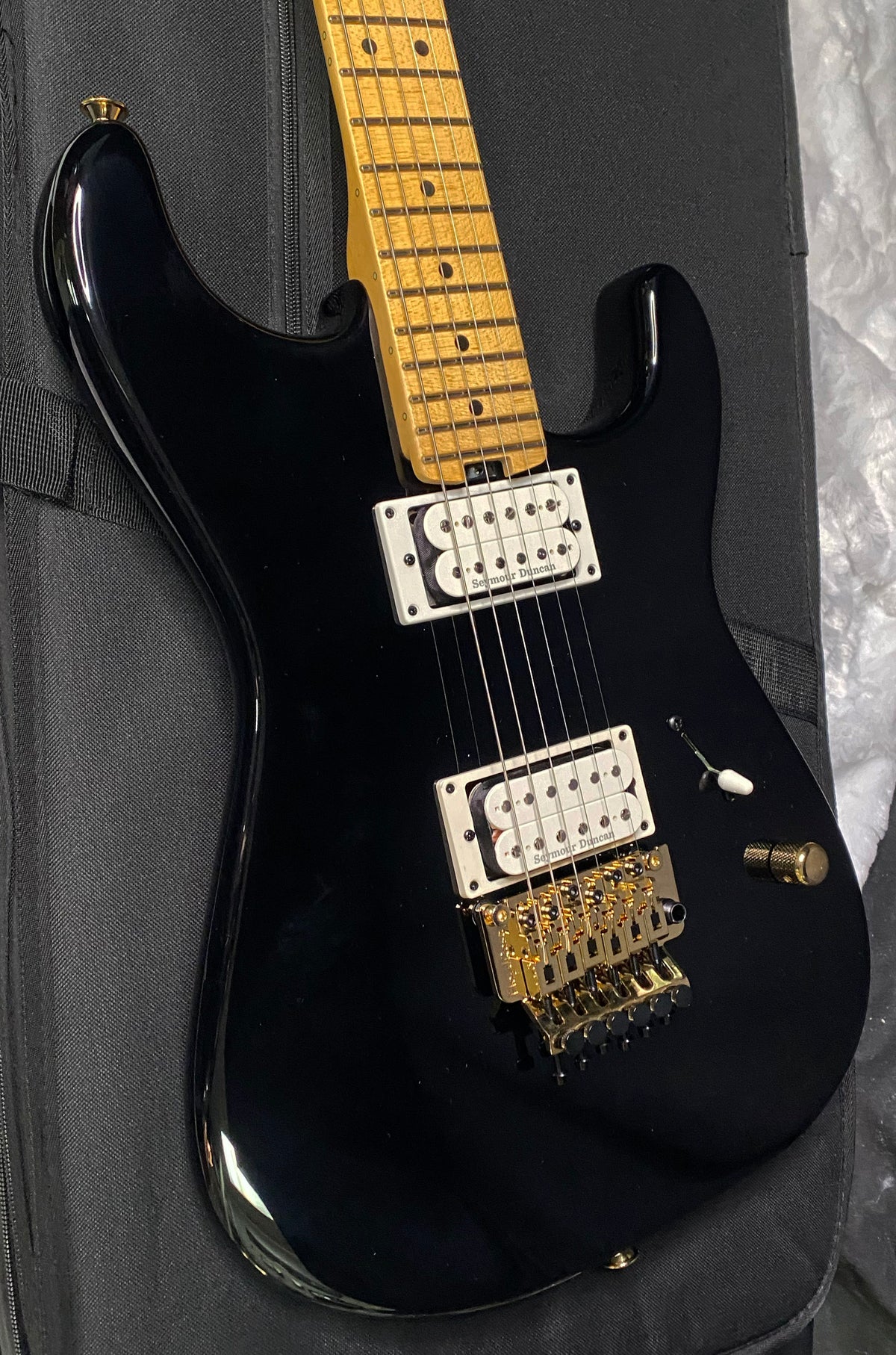 NEW! Charvel American Neo-Classic San Dimas SD1 HH FR - Floyd Rose - Seymour Duncan Pick-UPs - Gloss Black - Authorized Dealer - 8.1 lbs - G07797