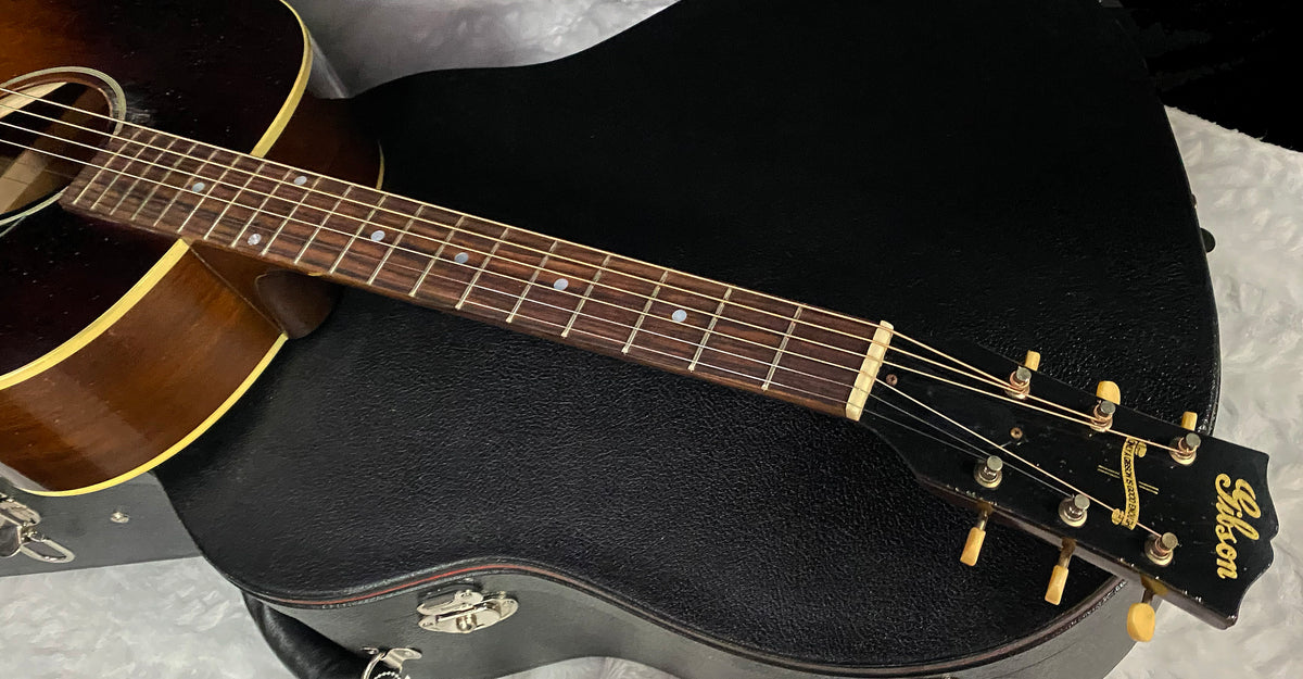 NEW ! Gibson Acoustic 1942 J-45 All Mahogany Acoustic Guitar - Natural Mahogany, Light Aged - Vintage Sunburst - Authorized Dealer - Only 4lbs - G07808