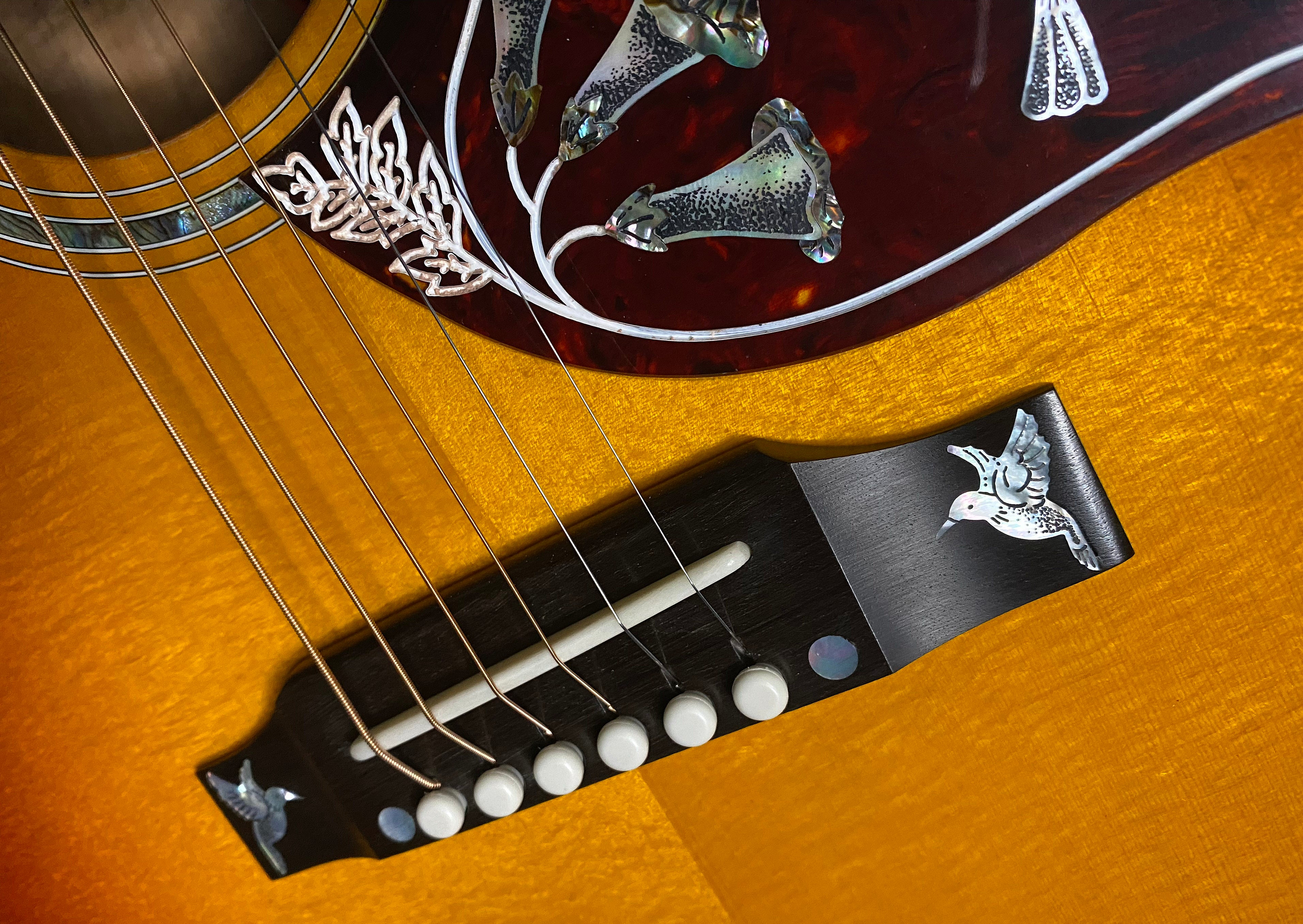 NEW! Gibson Hummingbird Custom Koa - Dealer Select - Autumnburst - Authorized Dealer - Custom Shop - 4.75 lbs - G07088