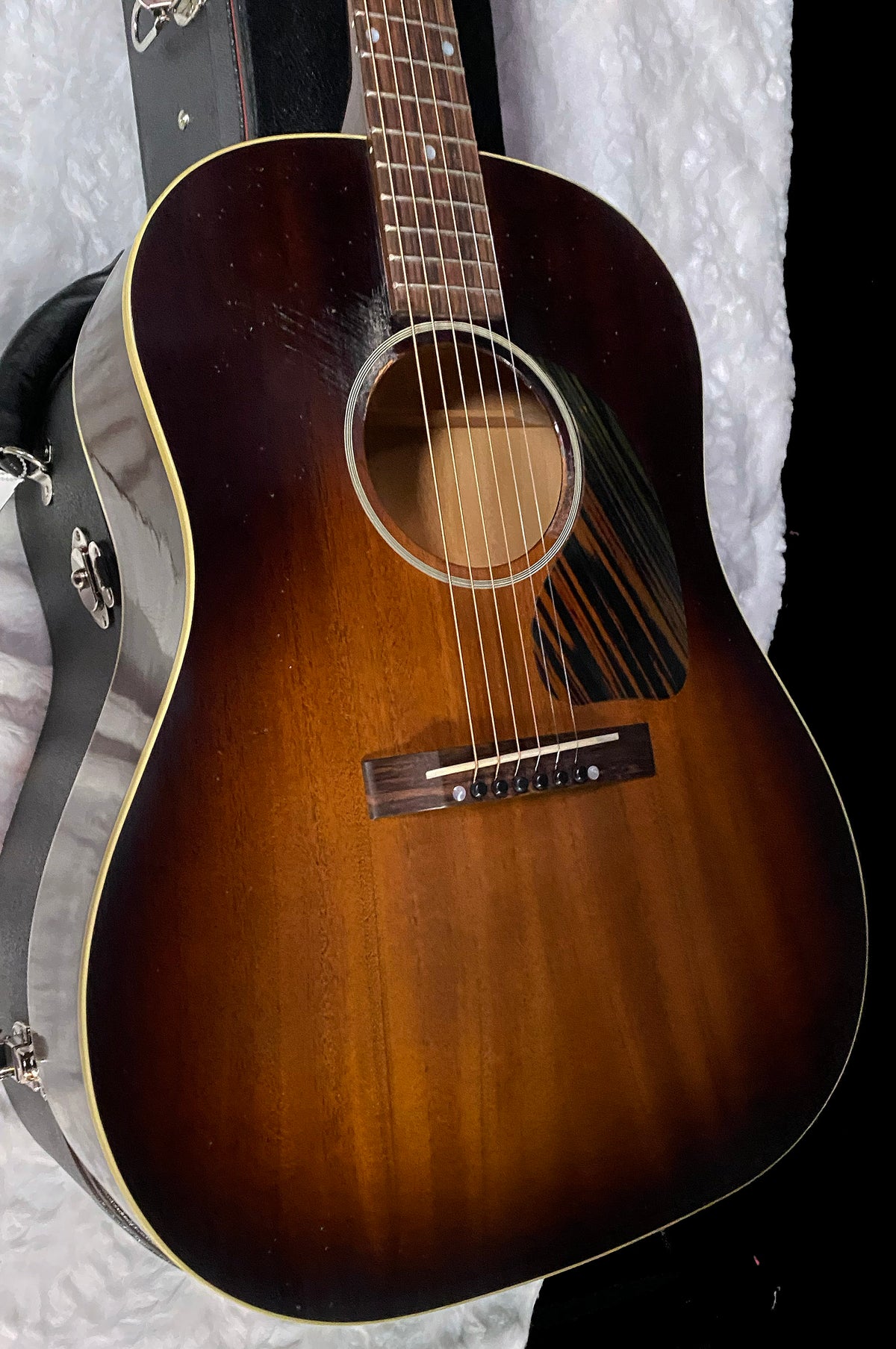 NEW ! Gibson Acoustic 1942 J-45 All Mahogany Acoustic Guitar - Natural Mahogany, Light Aged - Vintage Sunburst - Authorized Dealer - Only 4lbs - G07808