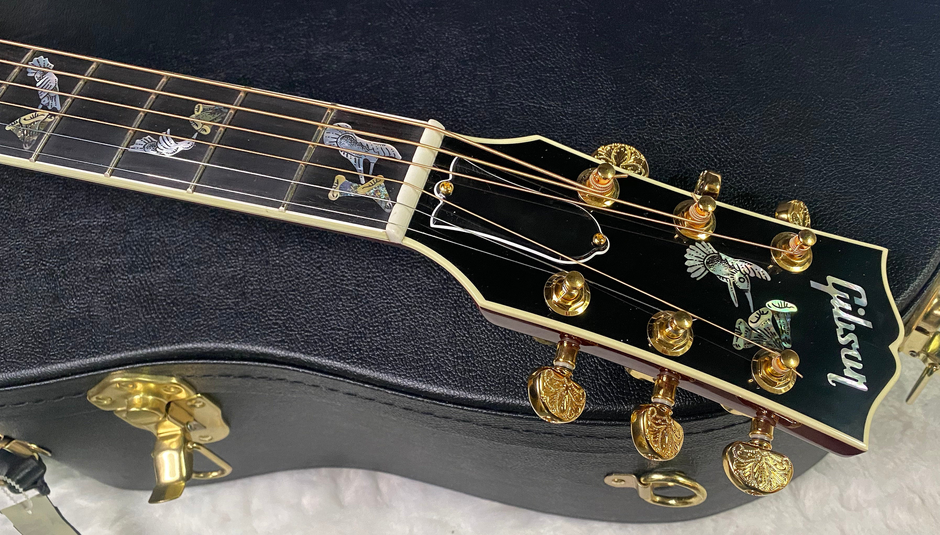 NEW! Gibson Hummingbird Custom Koa - Dealer Select - Autumnburst - Authorized Dealer - Custom Shop - 4.75 lbs - G07088