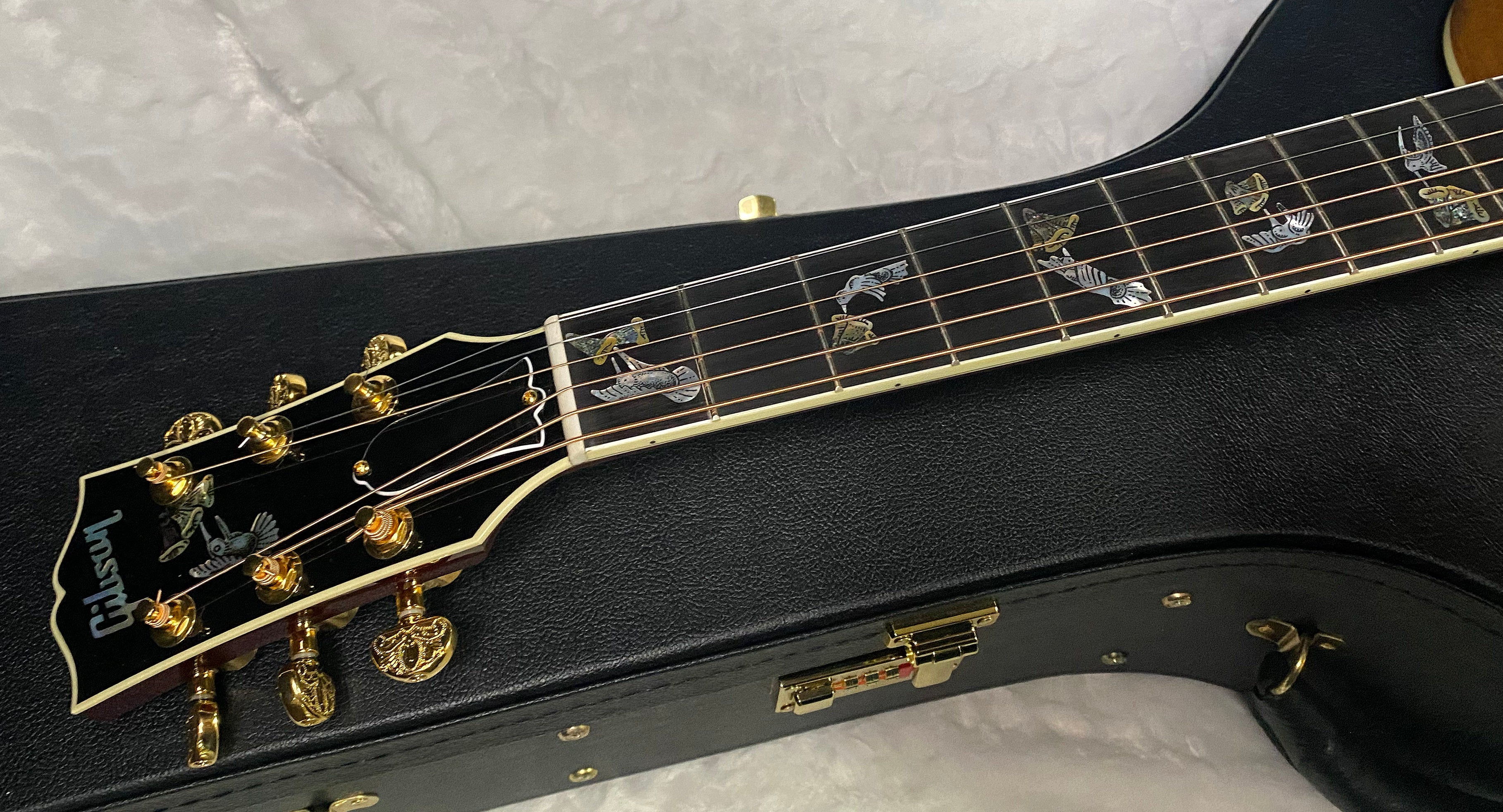 NEW! Gibson Hummingbird Custom Koa - Dealer Select - Autumnburst - Authorized Dealer - Custom Shop - 4.75 lbs - G07088