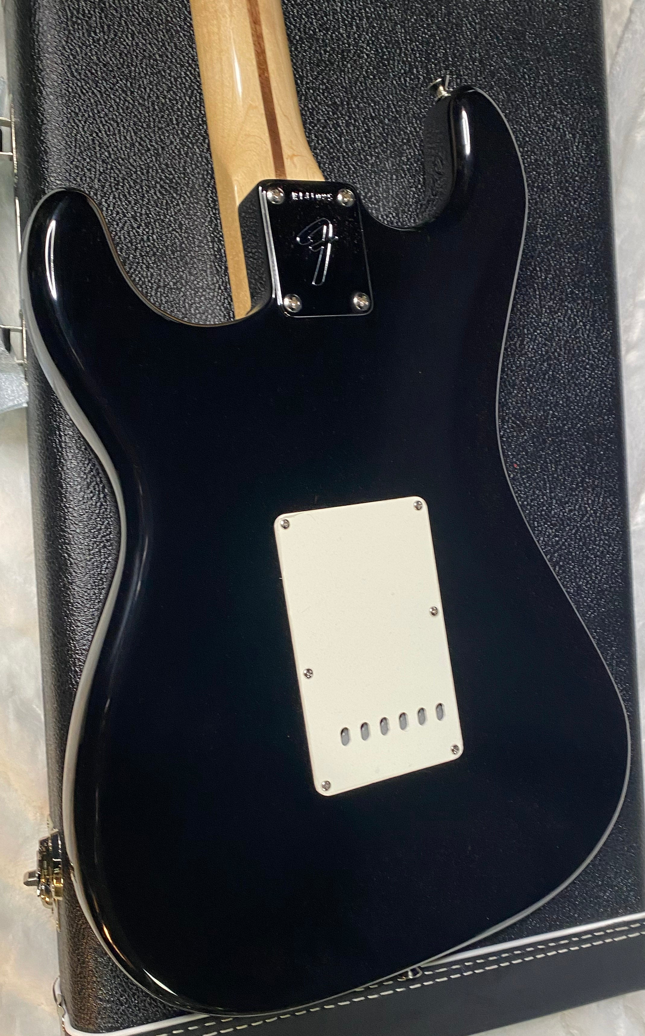 NEW! Fender Robin Trower Signature Stratocaster - Black Finish - Authorized Dealer - 7.9 lbs - G06388
