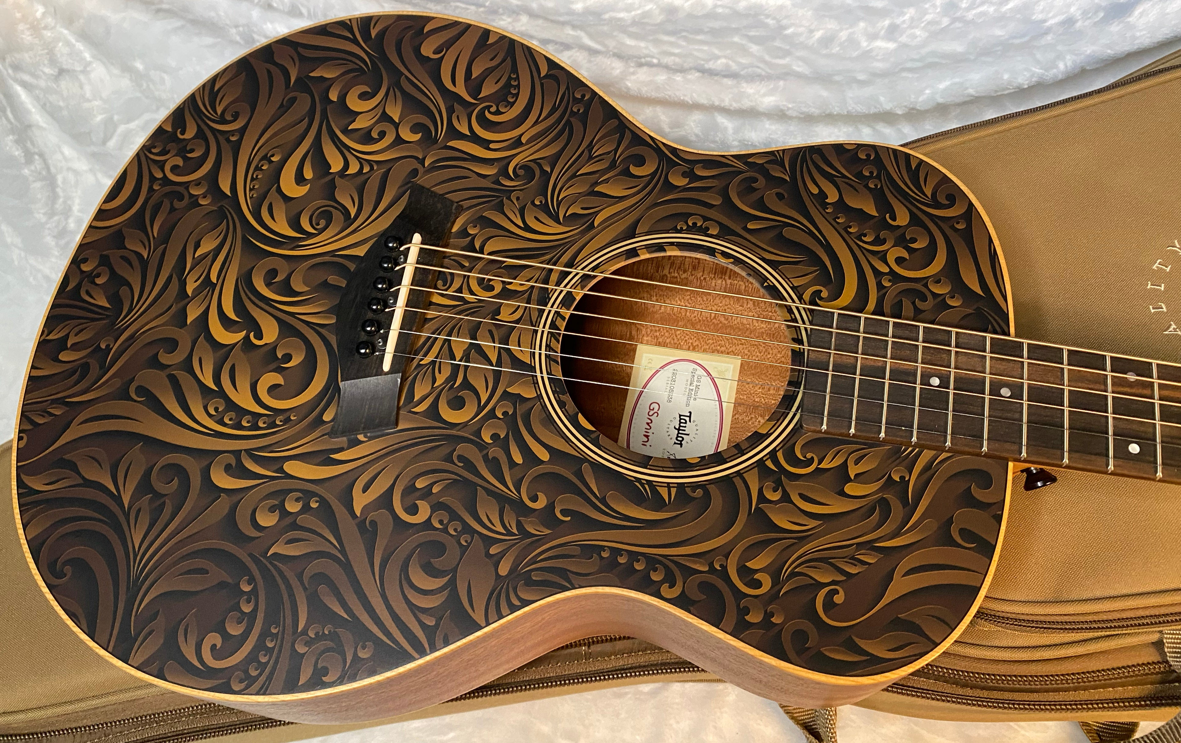 NEW ! Taylor GS Mini-e Special Edition Acoustic-electric Guitar - Paisley Burst - Authorized Dealer - G04759