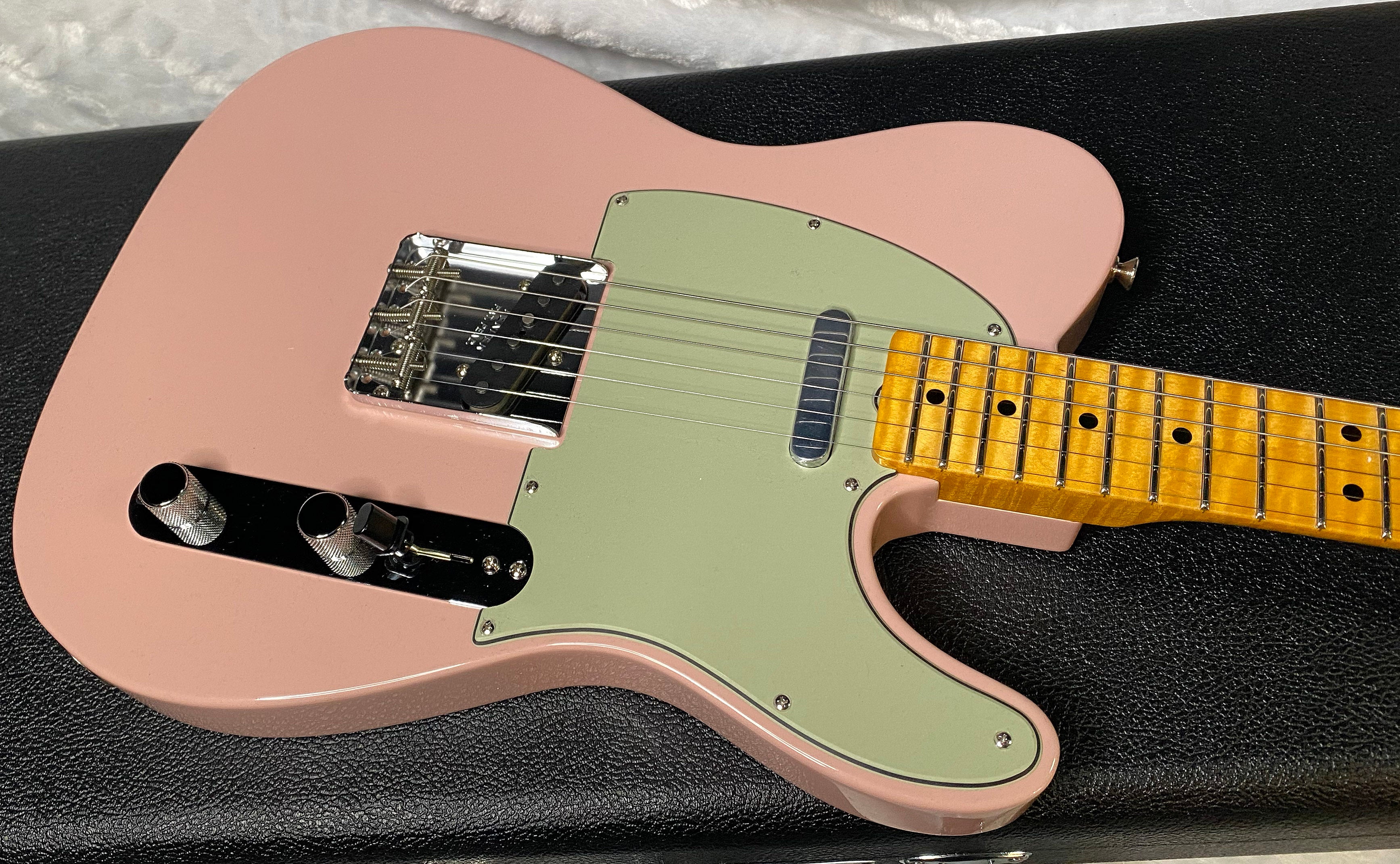 NEW! Fender Custom Shop Flamethrower Telecaster Custom - NOS - Modern Specs - Texas Special Pick-Ups - AAAA Flamed Neck - Shell Pink - Authorized Dealer - 7.5lbs - G07105