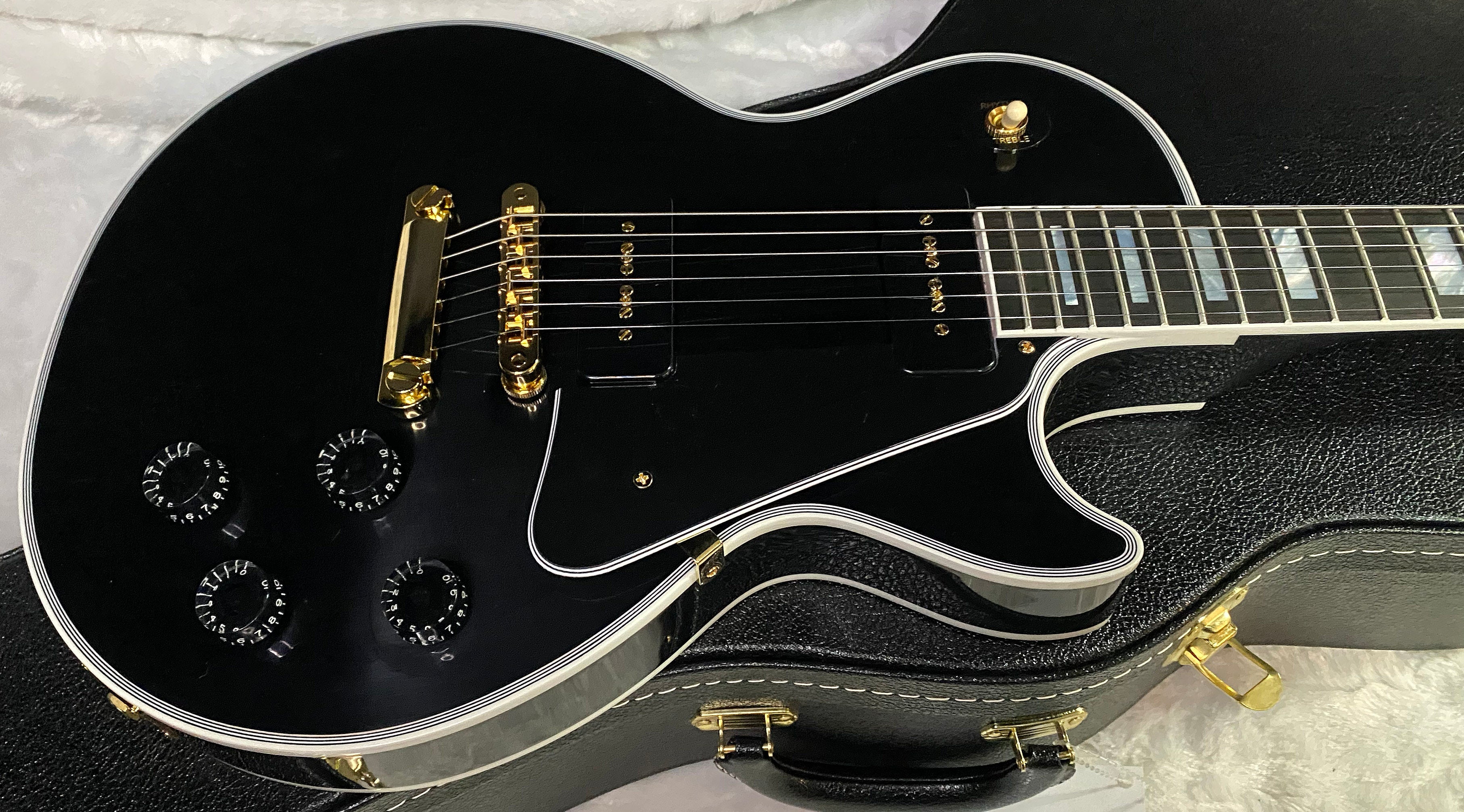NEW! Gibson Les Paul Custom - Dealer Select - P90 Pick-Ups - VOS Ebony Finish - Custom Shop M2M - Authorized Dealer - Only 9.1 lbs - G07099
