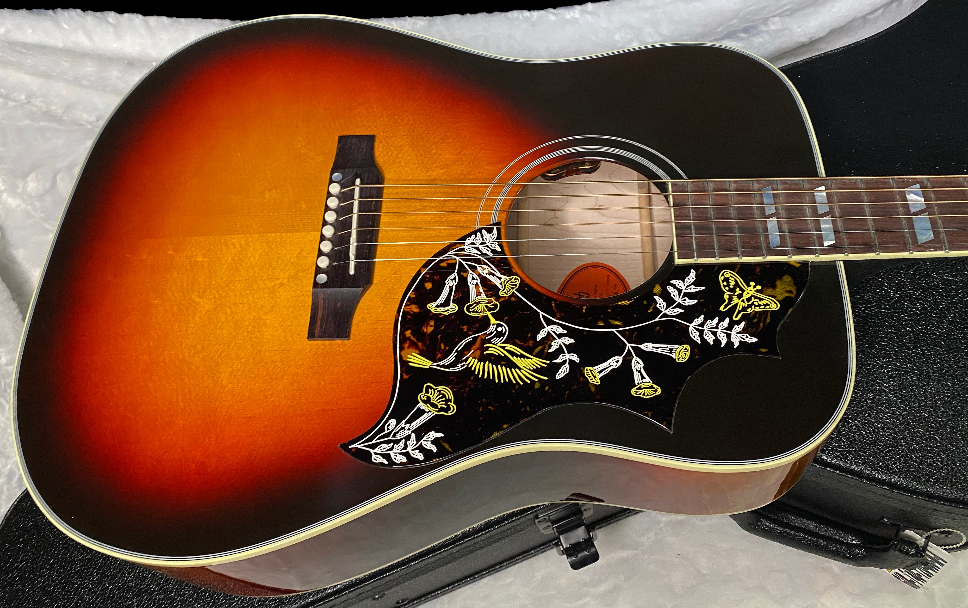 NEW! Gibson Acoustic Hummingbird Maple Long Scale Acoustic-Electric Guitar - Tri-burst - Custom Shop - Limited Edition - Authorized Dealer - G06399