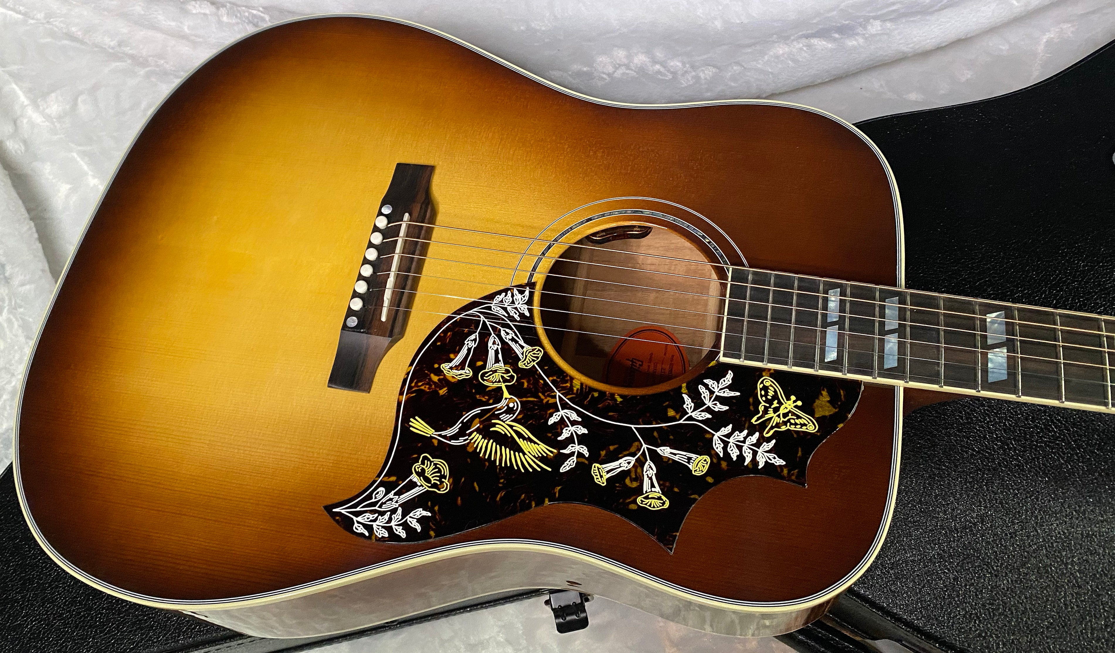 NEW! Gibson Custom Shop Hummingbird Koa/Carpathian Spruce Acoustic-Electric Guitar - Honeyburst - 4.6 lbs - Authorized Dealer! G06395