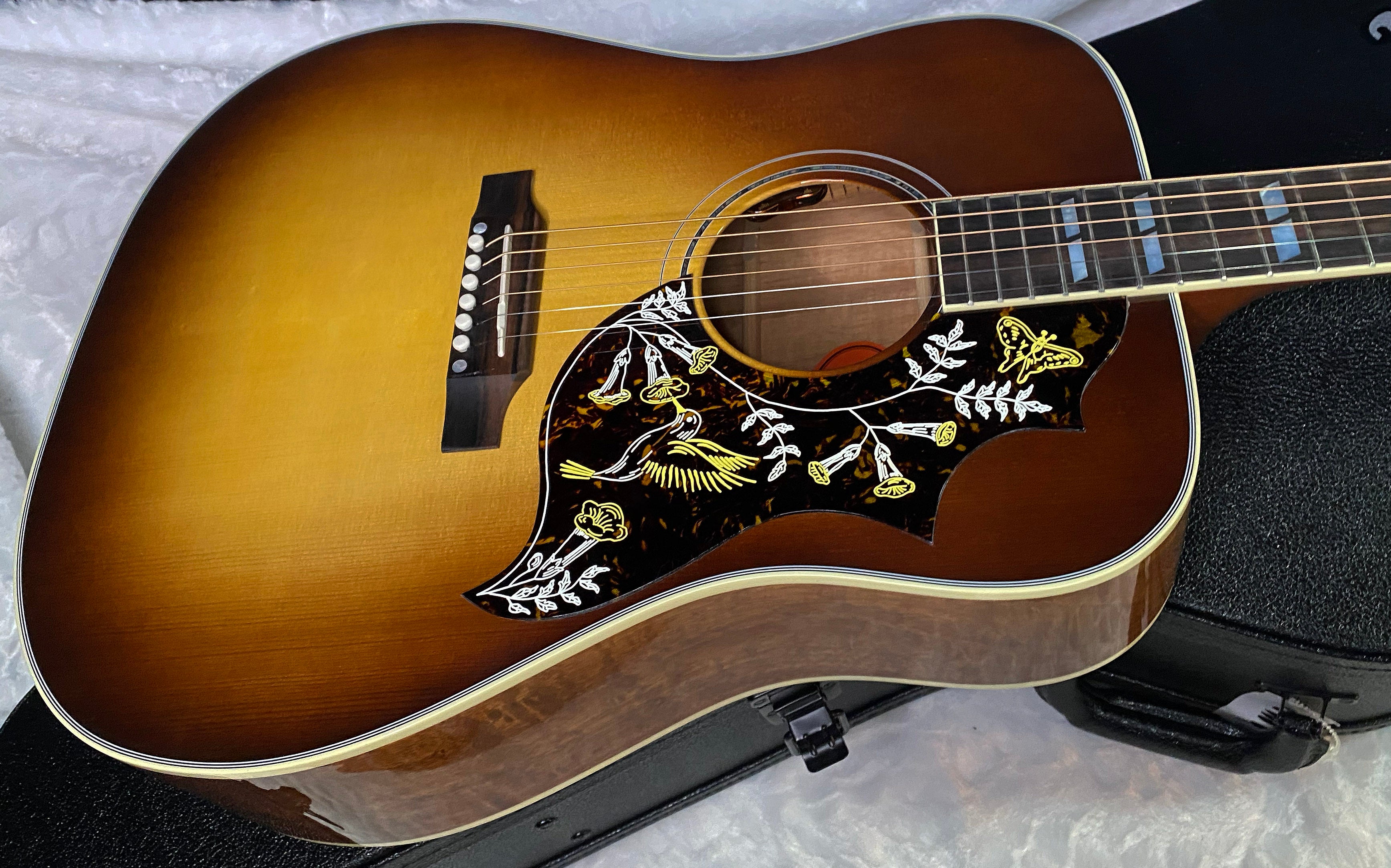 NEW! Gibson Custom Shop Hummingbird Koa/Carpathian Spruce Acoustic-Electric Guitar - Honeyburst - 4.6 lbs - Authorized Dealer! G06395