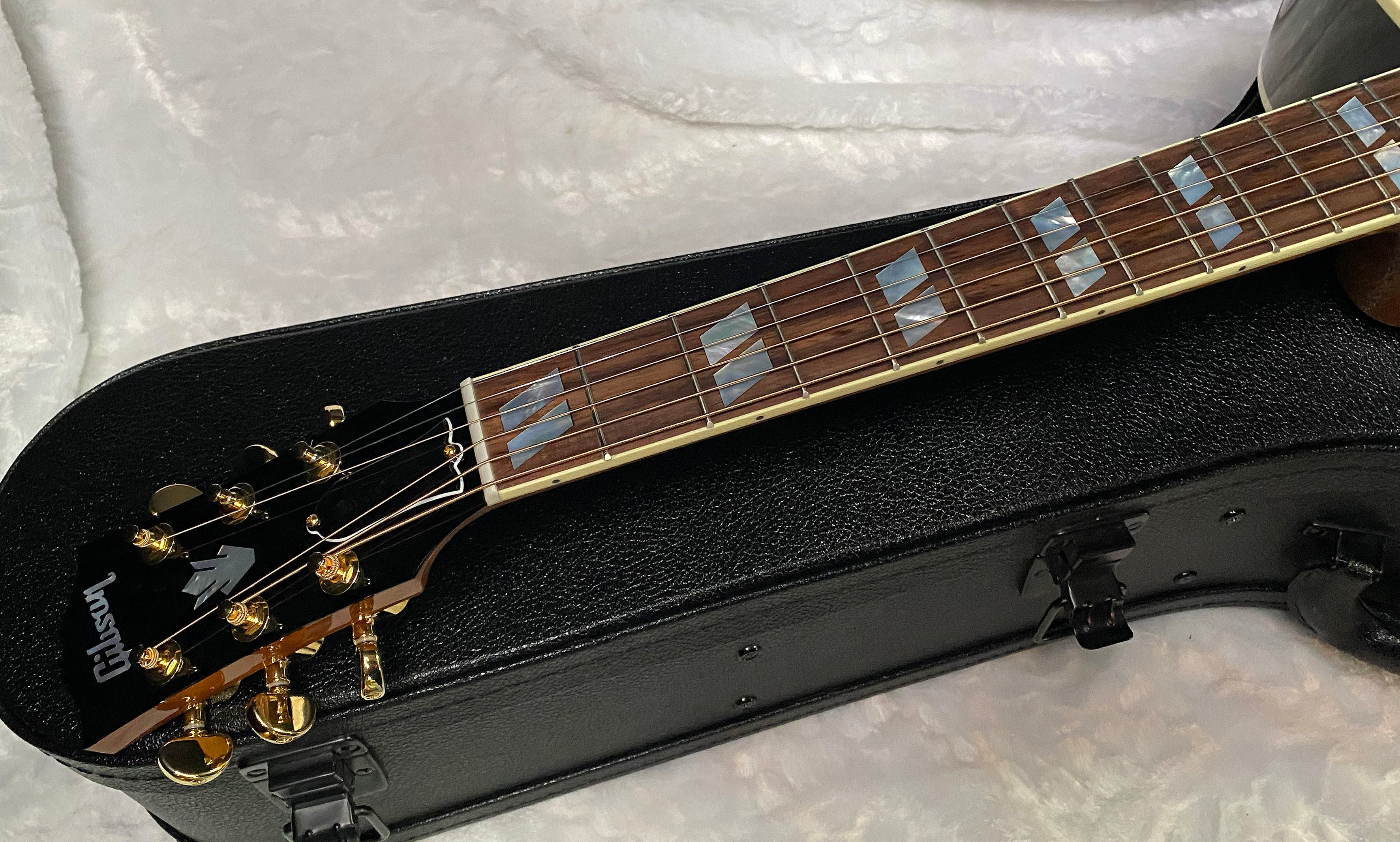 NEW! Gibson Acoustic Hummingbird Red Spruce / Rosewood Acoustic-Electric Guitar - Tri-Burst - 5.1 lbs - Authorized Dealer - G06400