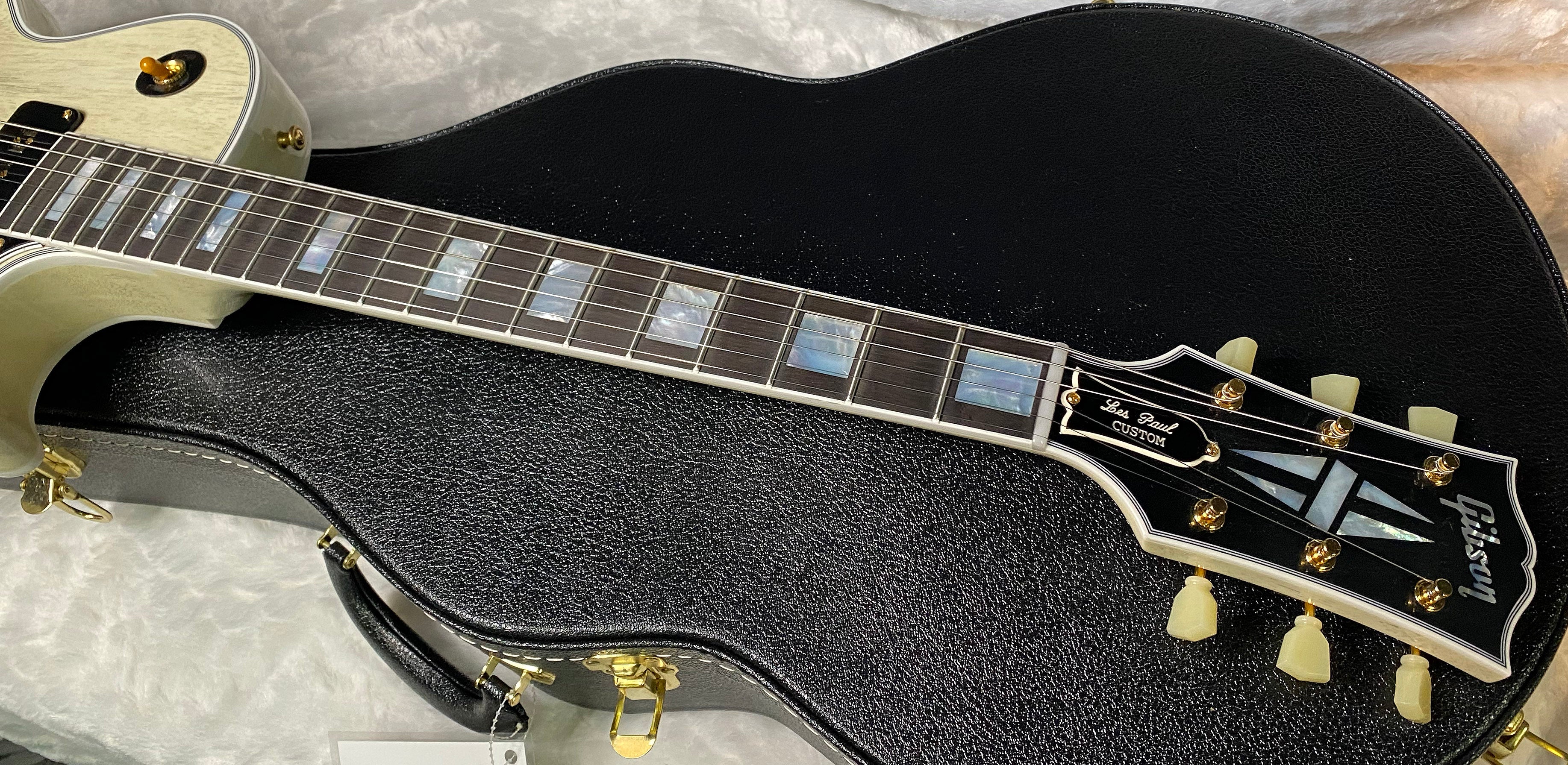 NEW ! Gibson Custom Shop Historic '54 Les Paul Custom Reissue Dealer Select - P-90's Staple Pick-Up - TV White - VOS - Authorized Dealer - Only 8.8 lbs - G07101
