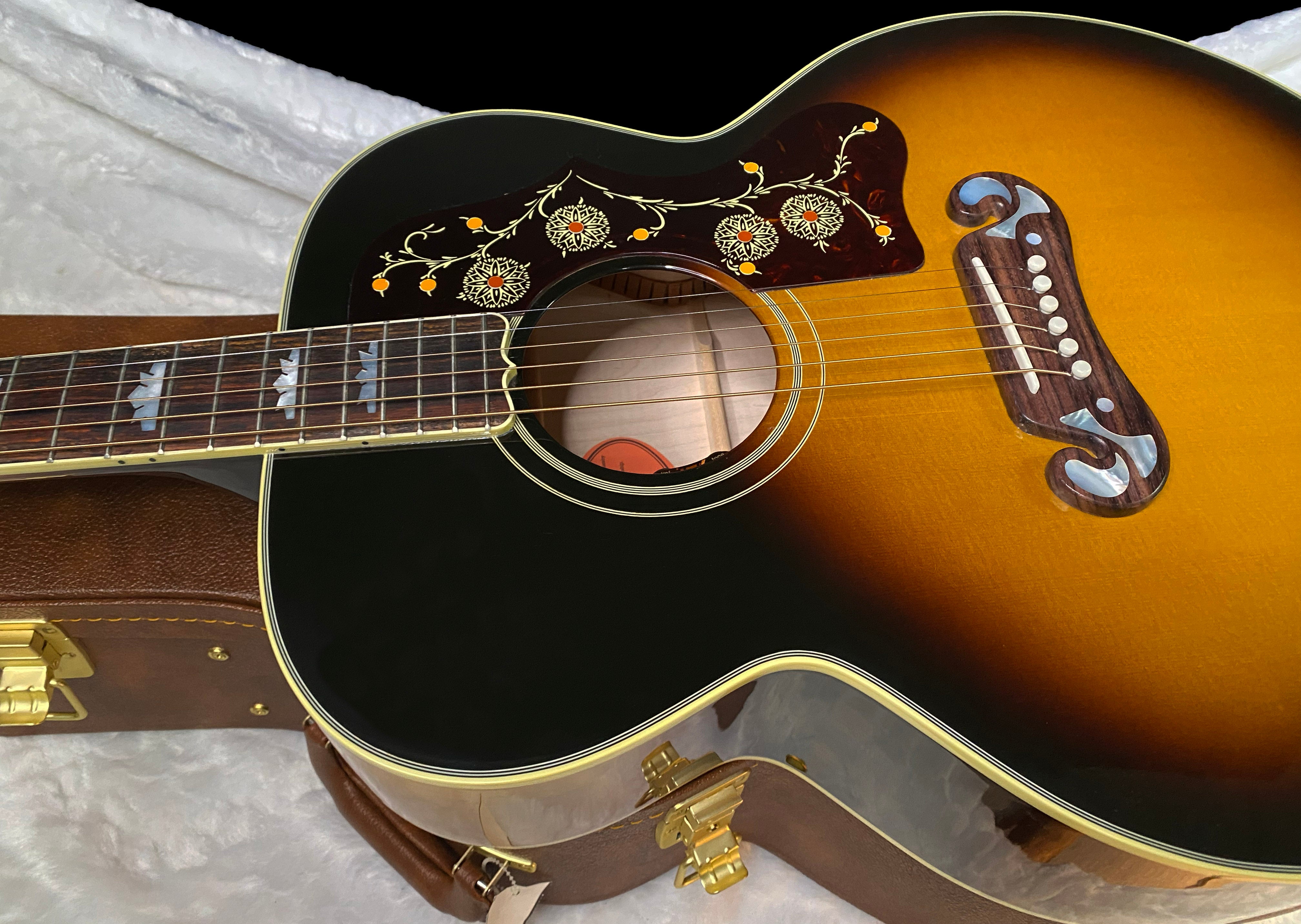 NEW! ! Gibson SJ-200 Original Acoustic Electric - Vintage Sunburst - Authorized Dealer - 5.3 lbs - G06402