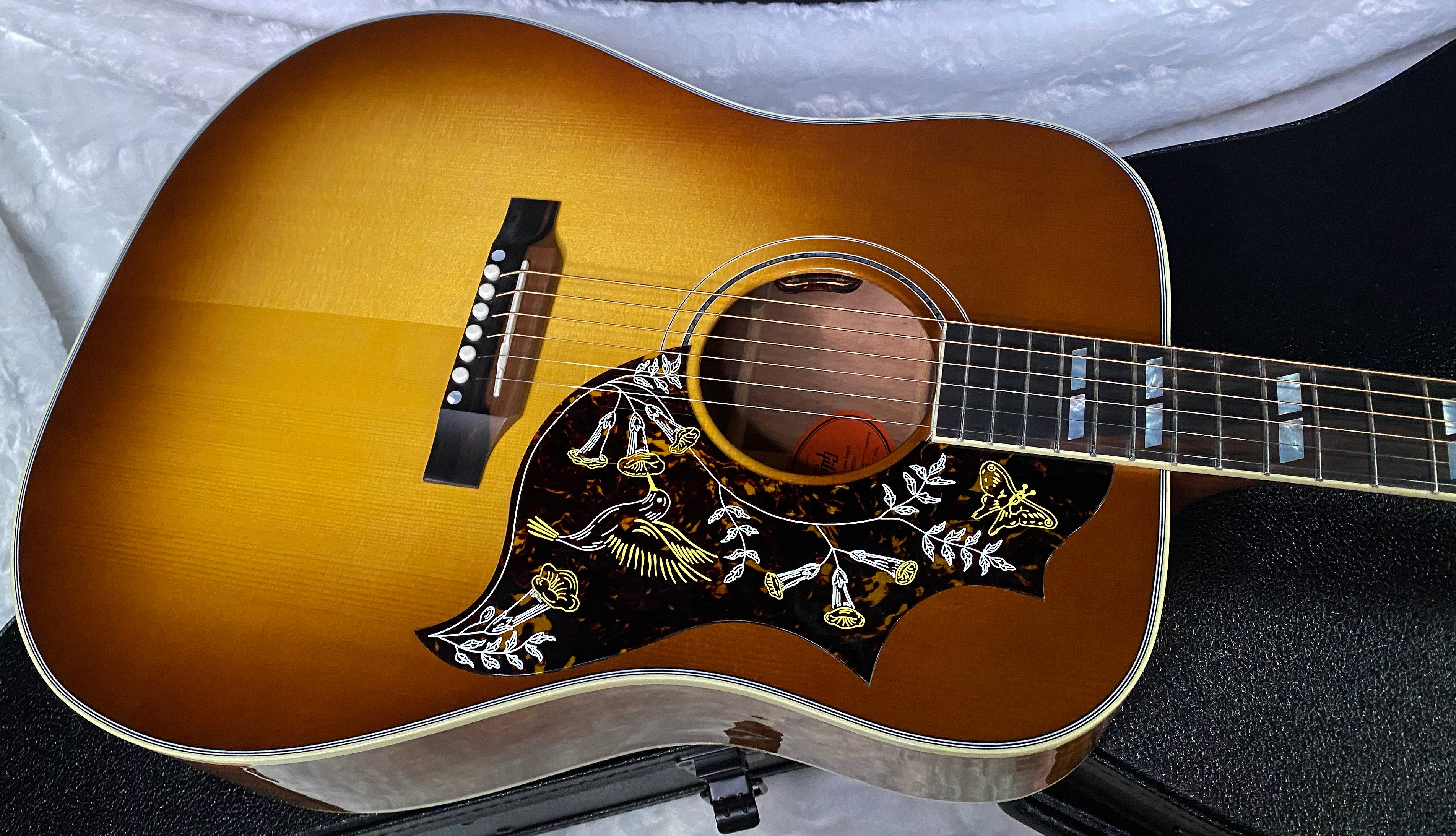 NEW! Gibson Custom Shop Hummingbird Koa/Carpathian Spruce Acoustic-Electric Guitar - Honeyburst - 4.55lbs - Authorized Dealer! G06406