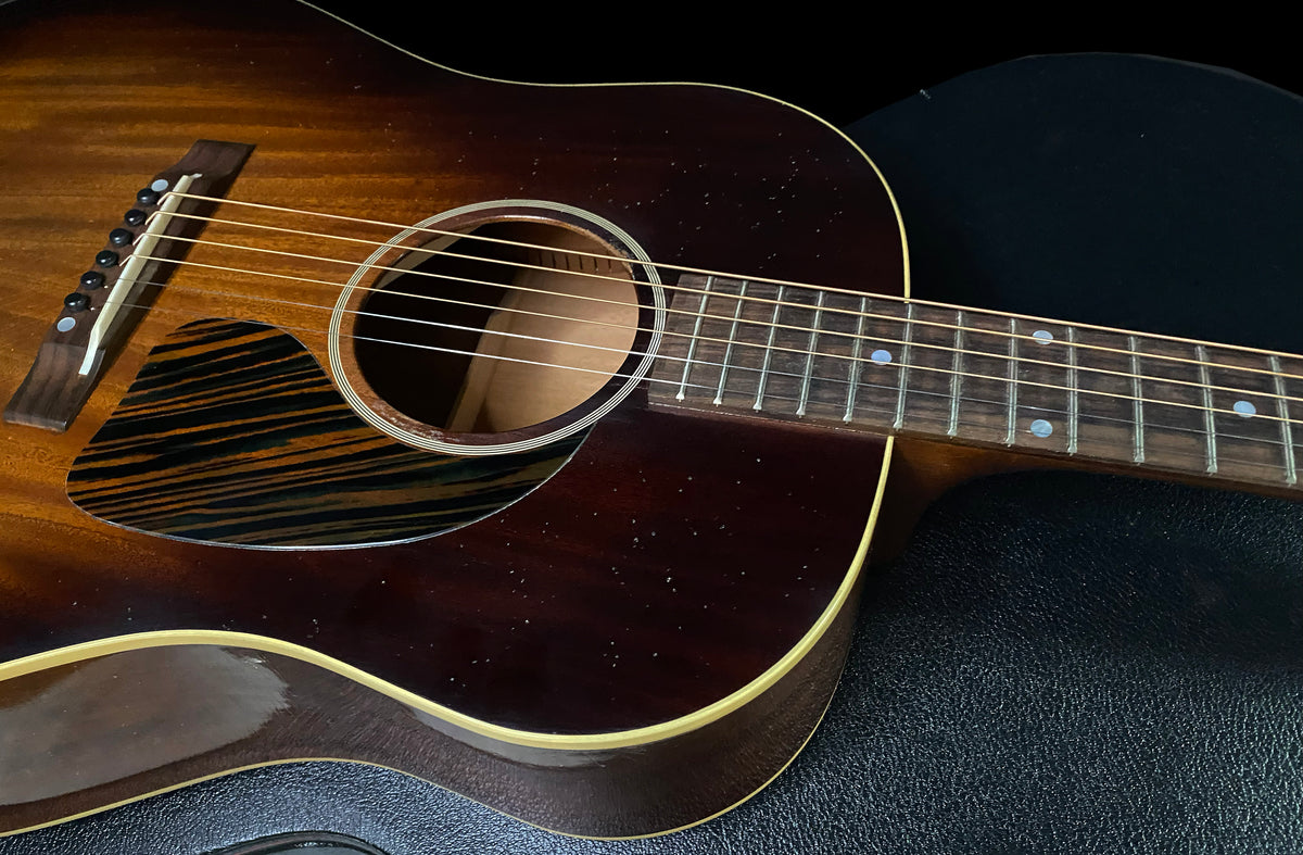NEW ! Gibson Acoustic 1942 J-45 All Mahogany Acoustic Guitar - Natural Mahogany, Light Aged - Vintage Sunburst - Authorized Dealer - Only 4.3lbs - G07818