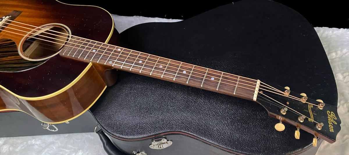 NEW ! Gibson Acoustic 1942 J-45 All Mahogany Acoustic Guitar - Natural Mahogany, Light Aged - Vintage Sunburst - Authorized Dealer - Only 4.3lbs - G07818