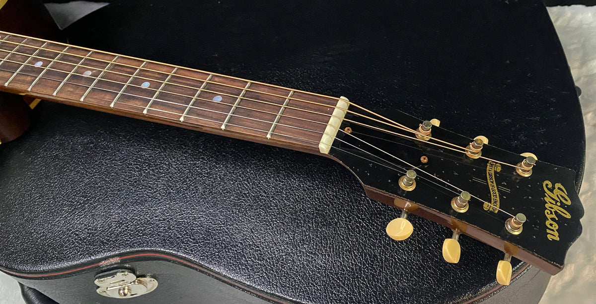 NEW ! Gibson Acoustic 1942 J-45 All Mahogany Acoustic Guitar - Natural Mahogany, Light Aged - Vintage Sunburst - Authorized Dealer - Only 4.3lbs - G07818