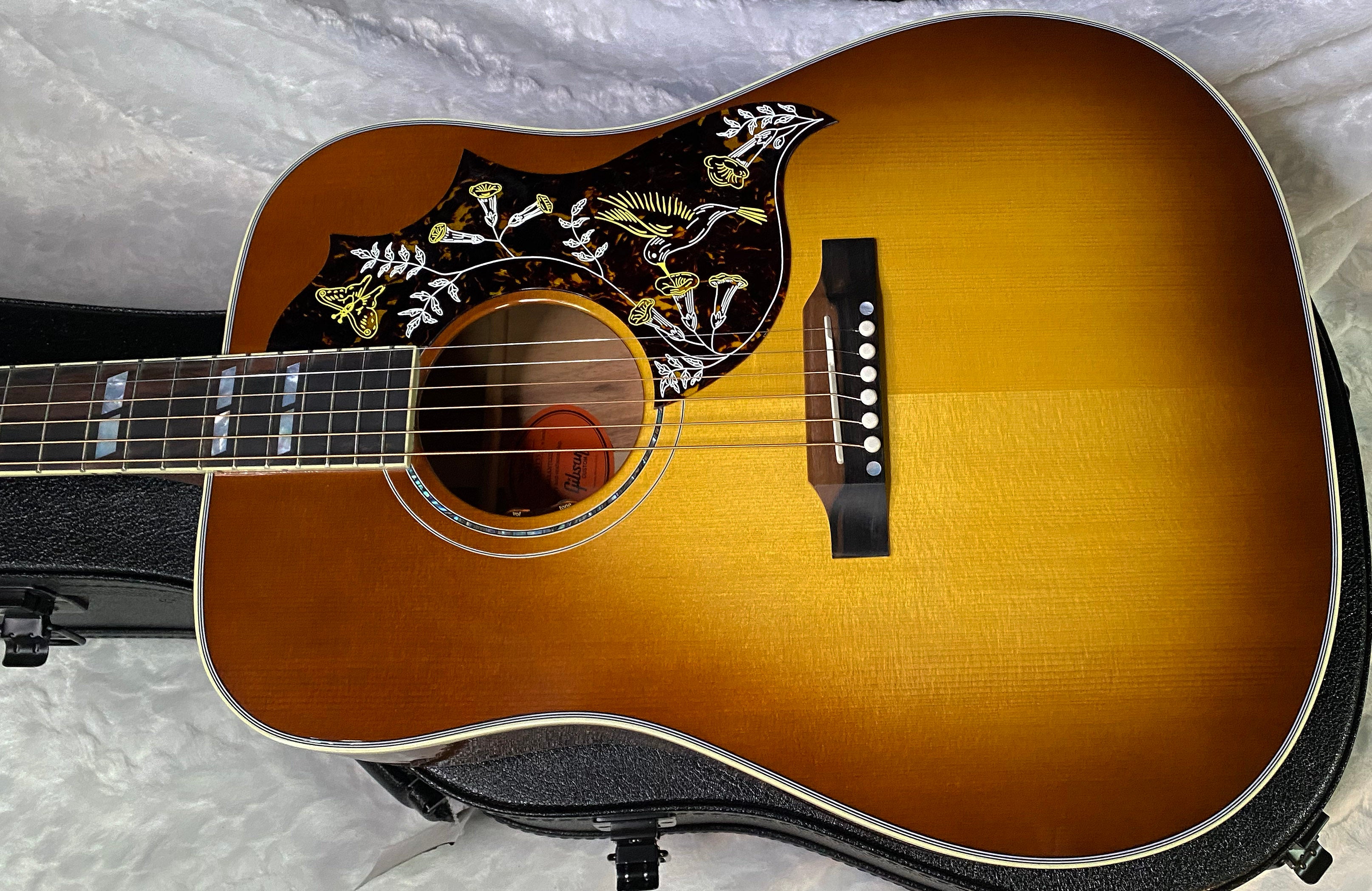 NEW! Gibson Custom Shop Hummingbird Koa/Carpathian Spruce Acoustic-Electric Guitar - Honeyburst - 4.55lbs - Authorized Dealer! G06406