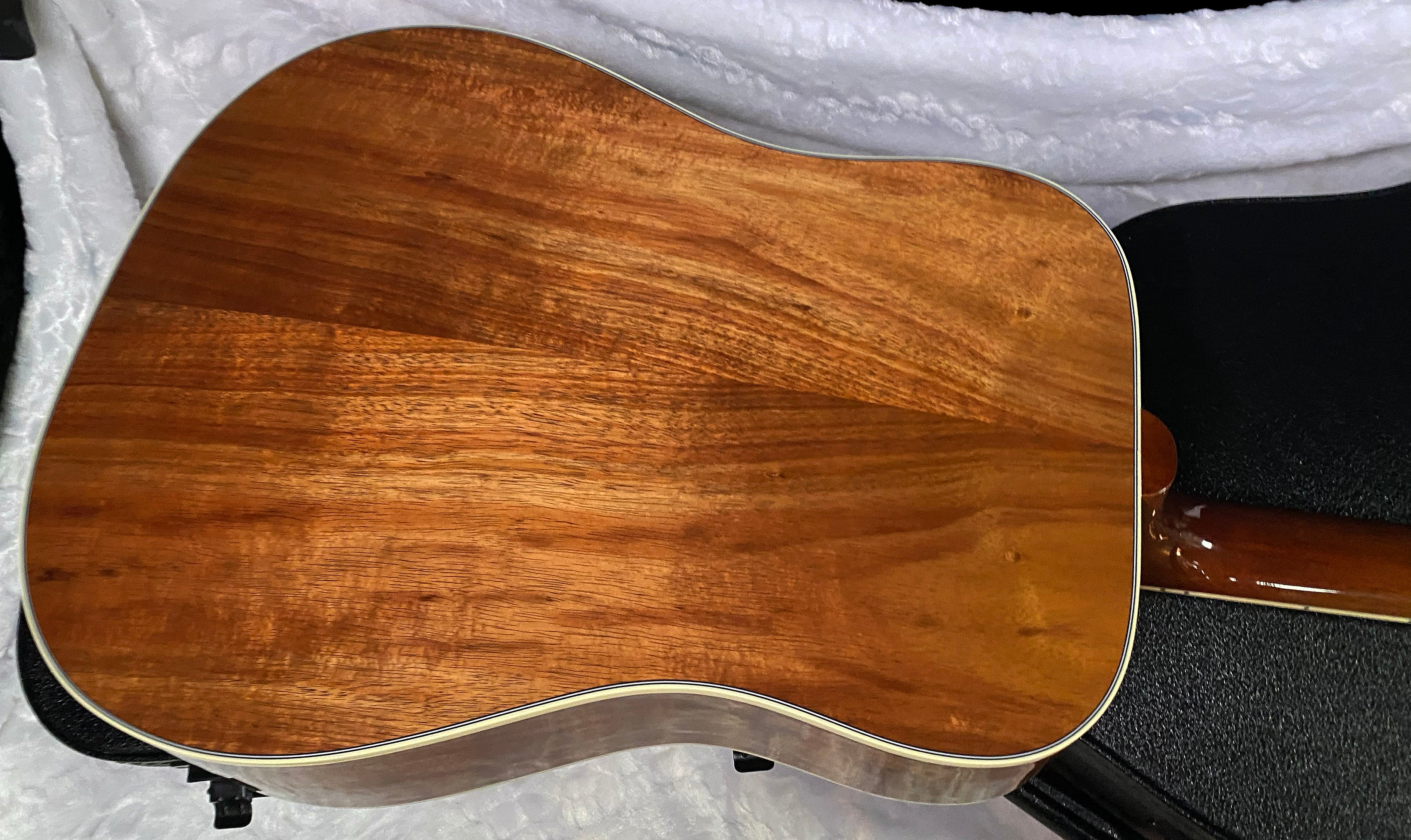 NEW! Gibson Custom Shop Hummingbird Koa/Carpathian Spruce Acoustic-Electric Guitar - Honeyburst - 4.55lbs - Authorized Dealer! G06406