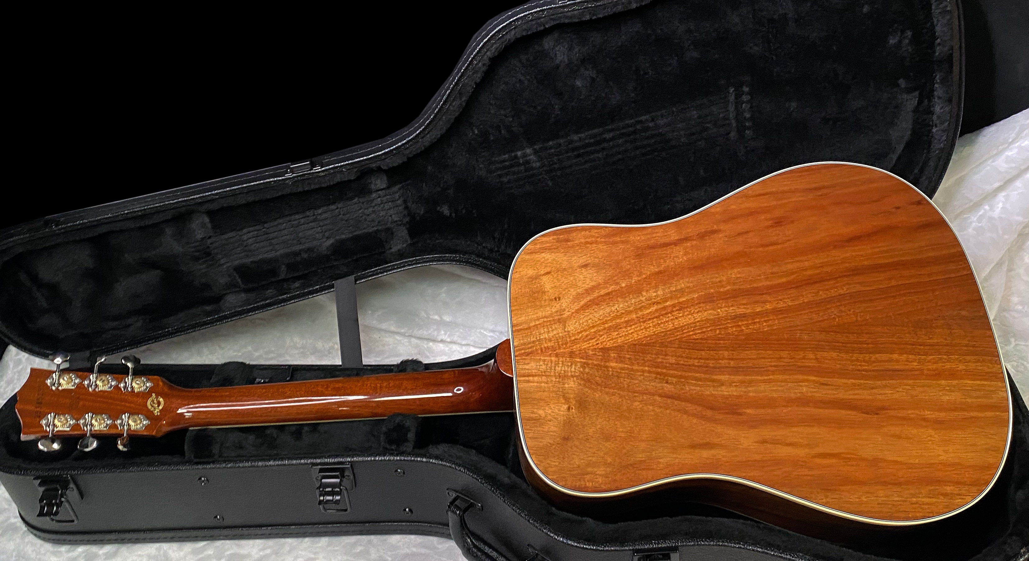 NEW! Gibson Custom Shop Hummingbird Koa/Carpathian Spruce Acoustic-Electric Guitar - Honeyburst - 4.55lbs - Authorized Dealer! G06406