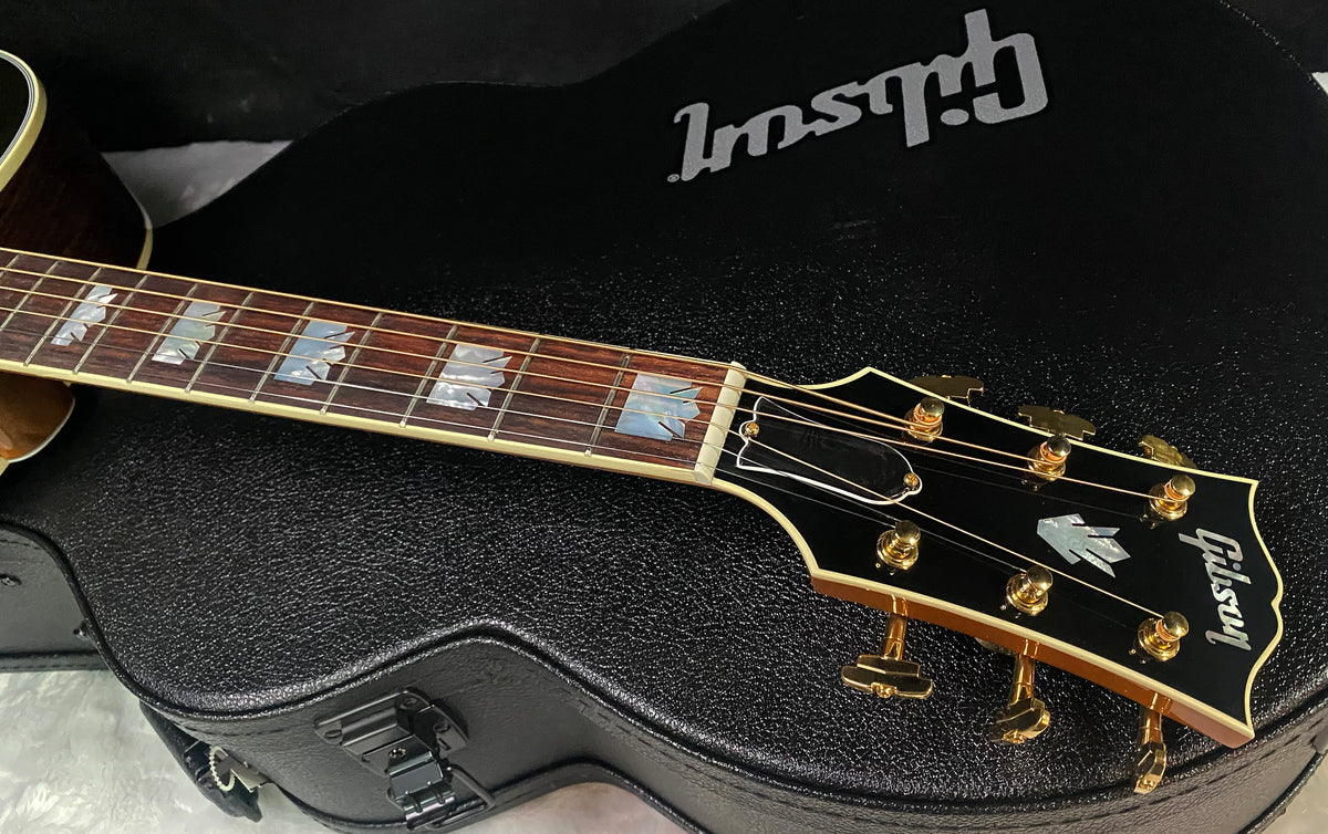 NEW! ! Gibson Acoustic SJ-200 Red Spruce / Rosewood Custom Shop Limited Edition - Acoustic-Electric Guitar - Tri-burst - Authorized Dealer - 5.45 lbs - G07825