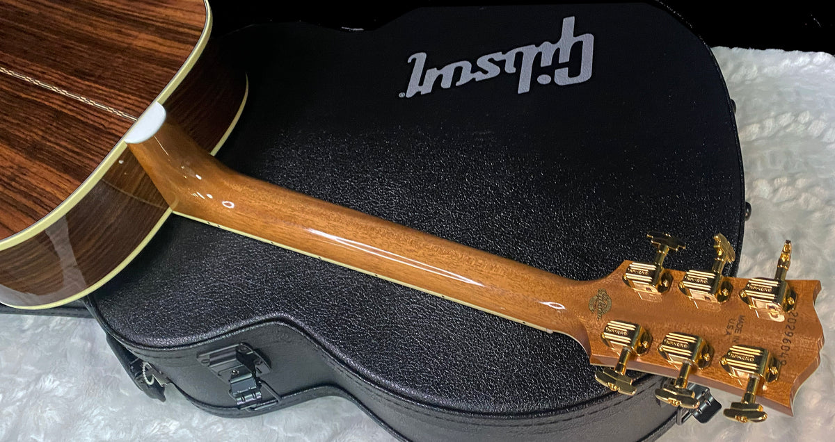 NEW! ! Gibson Acoustic SJ-200 Red Spruce / Rosewood Custom Shop Limited Edition - Acoustic-Electric Guitar - Tri-burst - Authorized Dealer - 5.45 lbs - G07825