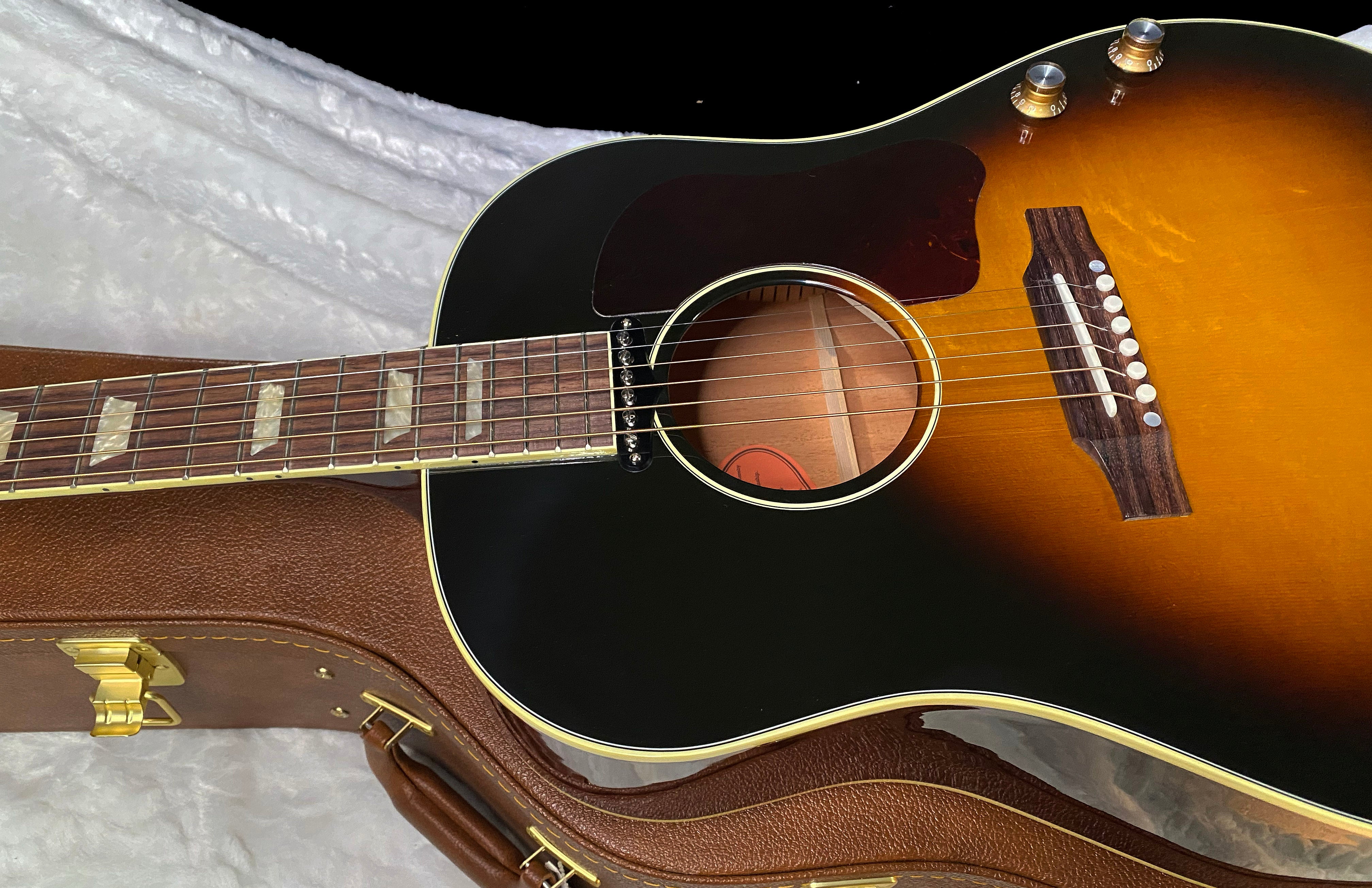 NEW ! Gibson J-160E Original - Vintage Sunburst - 4.3 lbs - Authorized Dealer - In Stock - G06409
