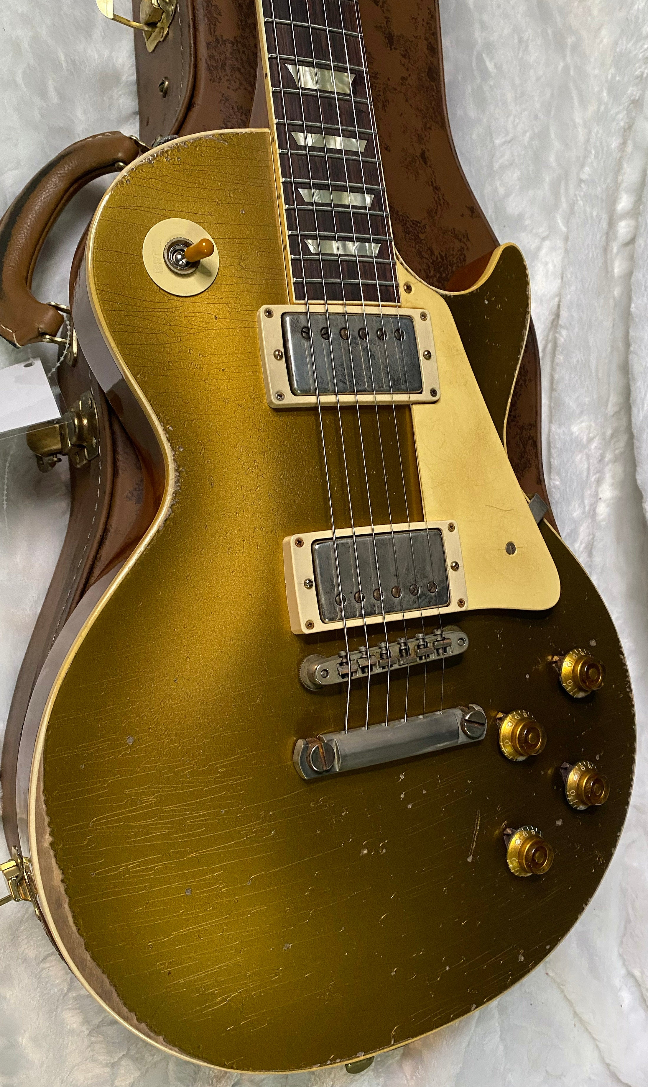 NEW! Gibson Custom Shop '57 Les Paul Gold Top Reissue Ultra Heavy Murphy Lab - Authorized Dealer - ONLY 8.5 lbs! - G06413