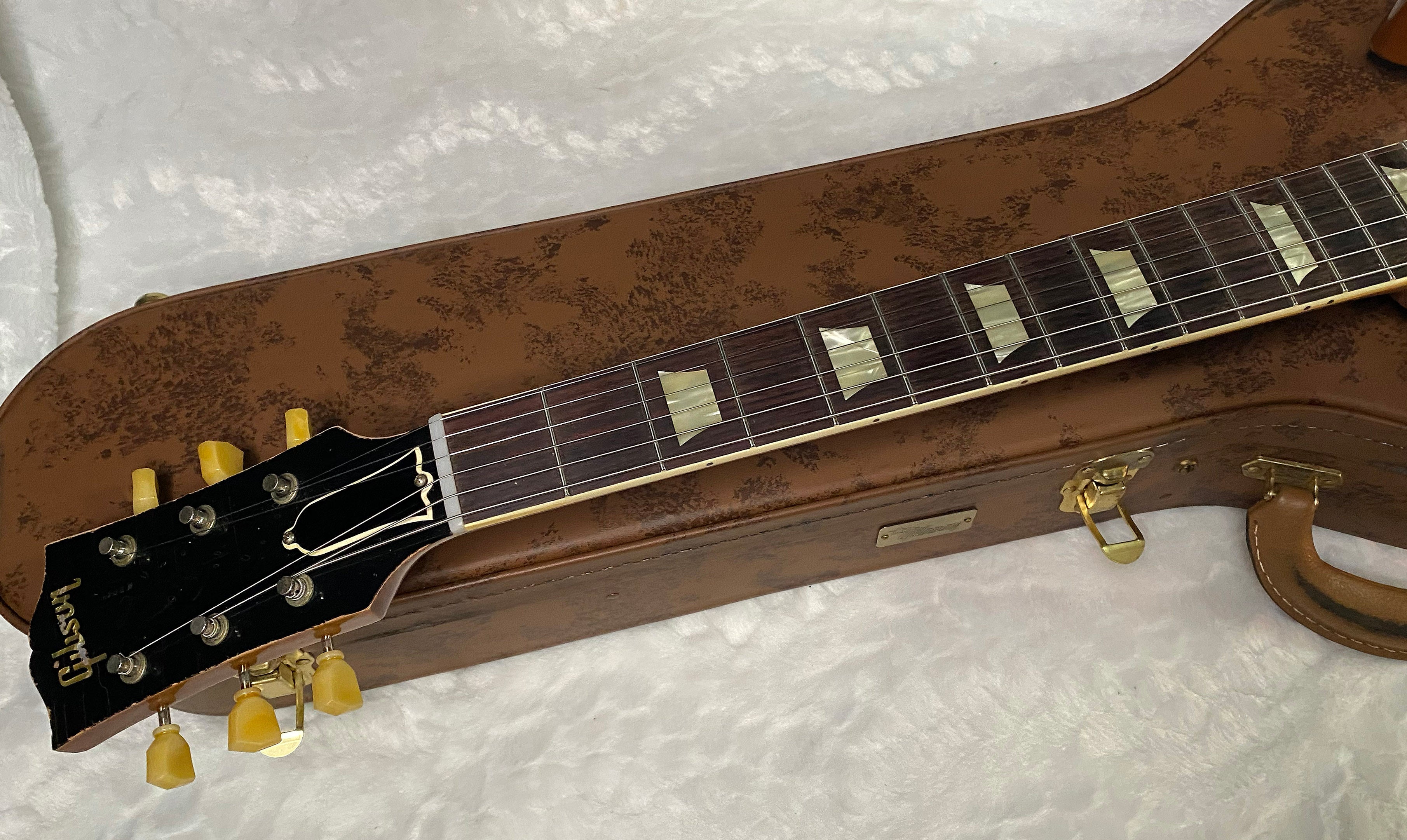 NEW! Gibson Custom Shop '57 Les Paul Gold Top Reissue Ultra Heavy Murphy Lab - Authorized Dealer - ONLY 8.5 lbs! - G06413