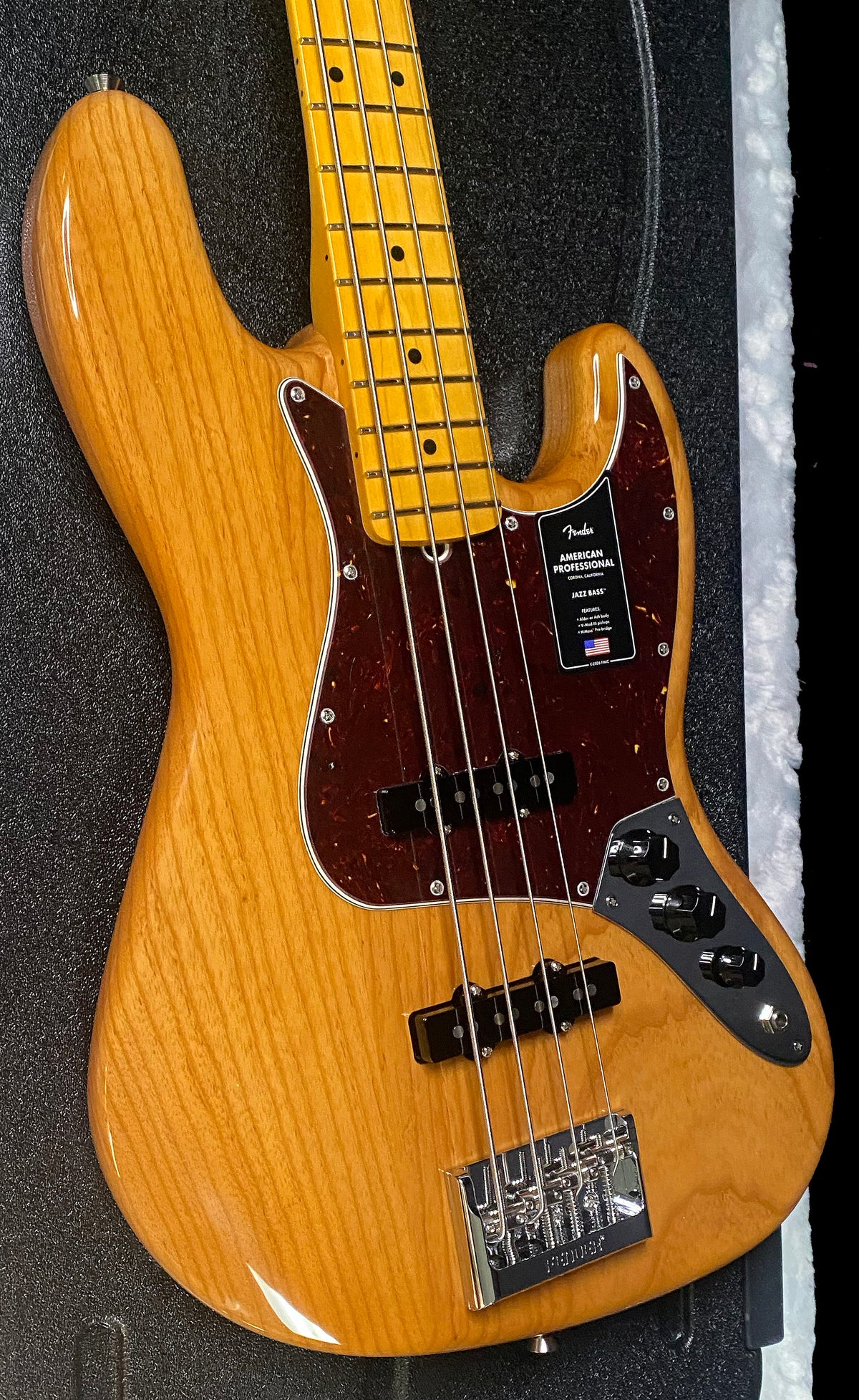 NEW ! Fender American Professional Jazz Bass Maple Fingerboard - Ash Body - Natural Finish - 8.8lbs - Authorized Dealer - In-Stock! G07810