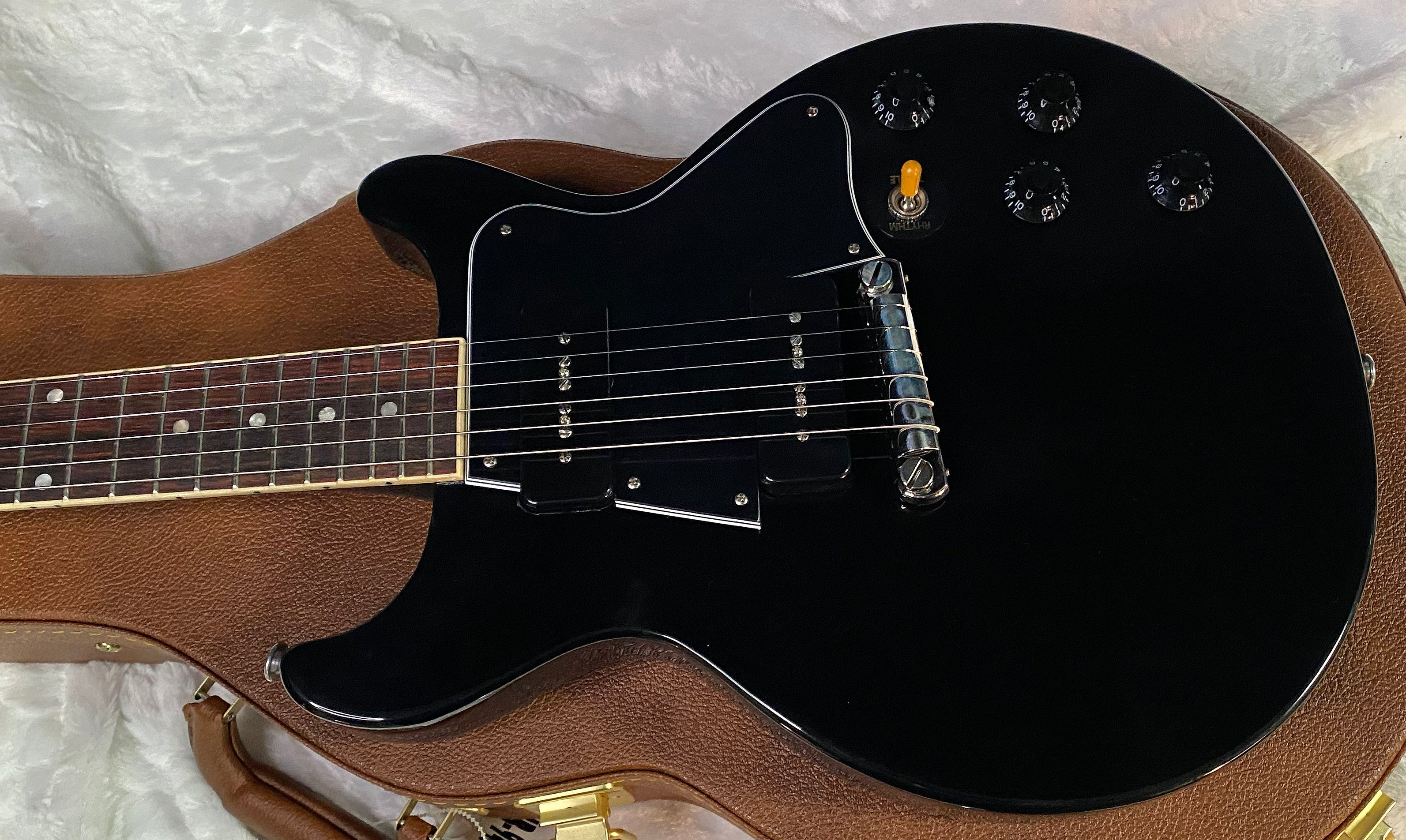 NEW! Gibson Les Paul Special Double Cutaway - Ebony Finish - 7.45lbs - Authorized Dealer - G06393