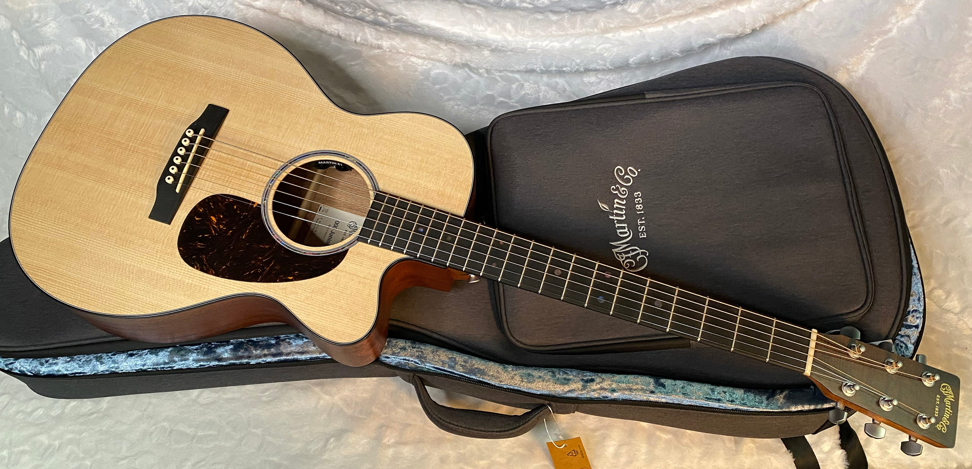 NEW! Martin 000C Jr-E Acoustic-Electric Guitar - Natural - Deluxe Gig Bag - Authorized Dealer - 3.8lbs - G05012