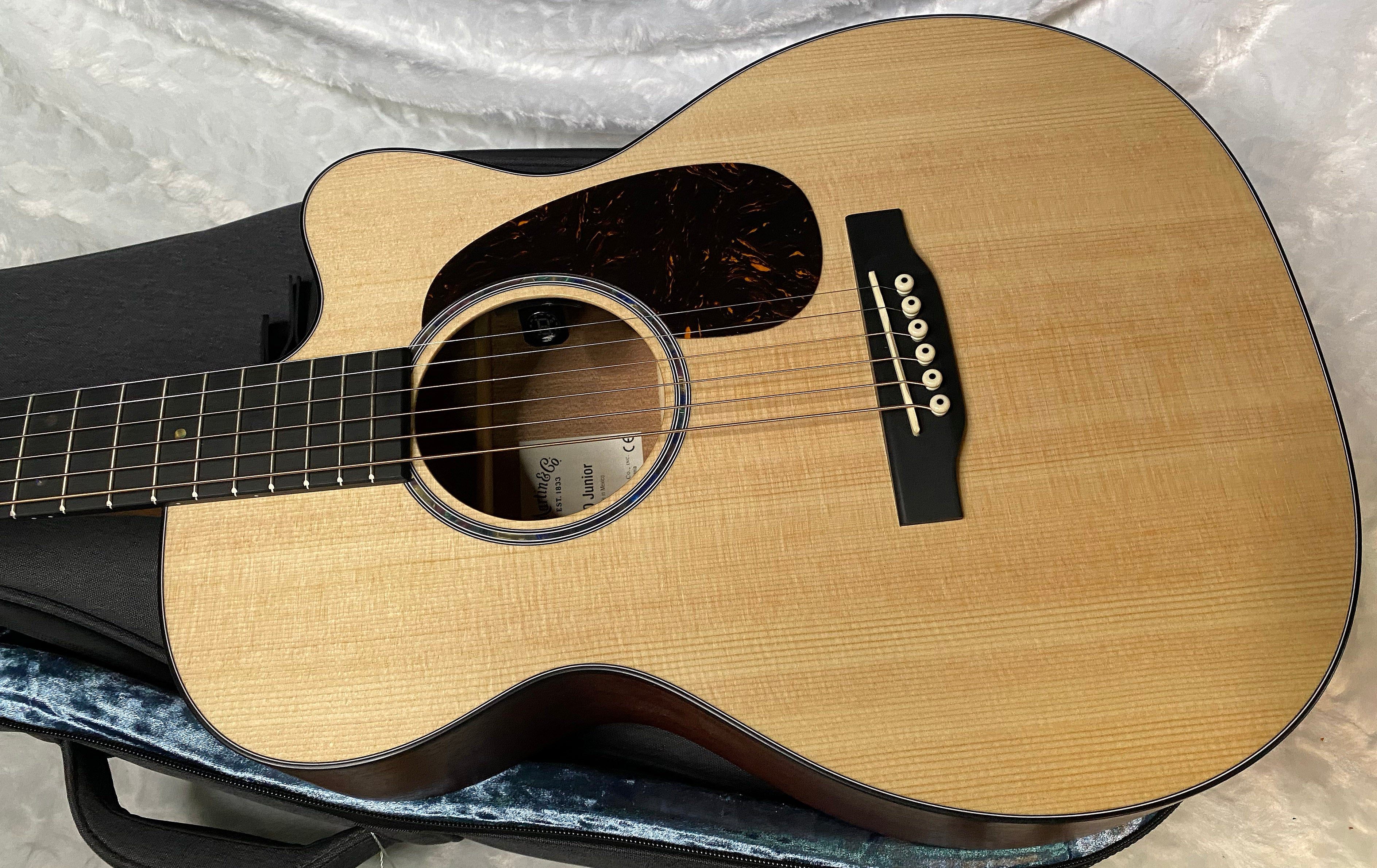 NEW! Martin 000C Jr-E Acoustic-Electric Guitar - Natural - Deluxe Gig Bag - Authorized Dealer - 3.8lbs - G05012