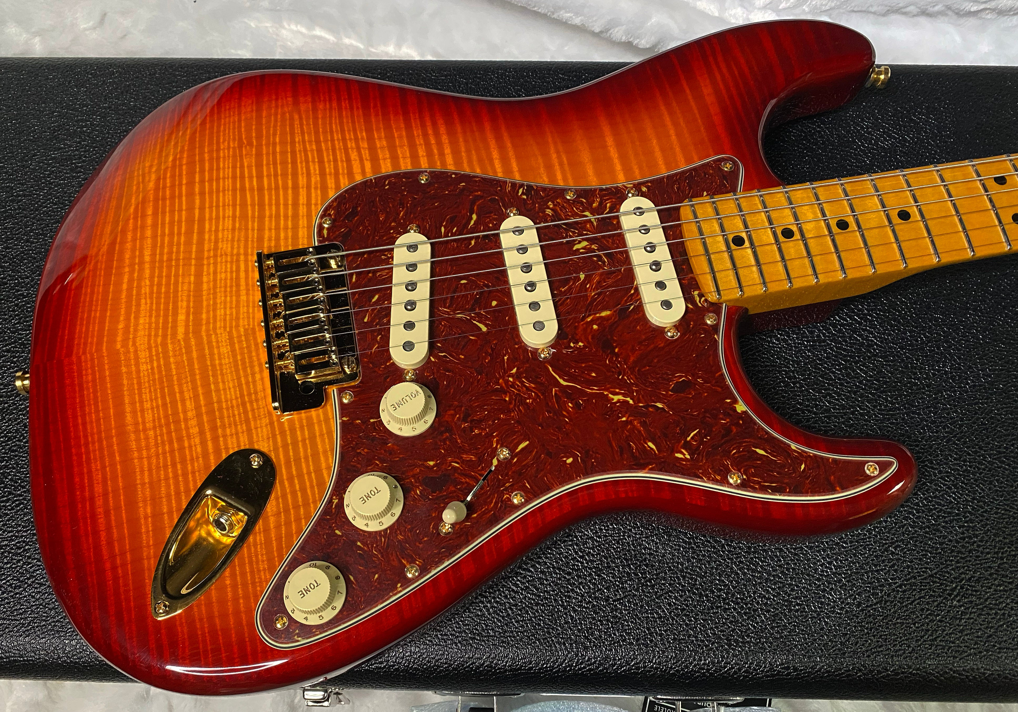 NEW! Fender Limited Edition Custom Deluxe AAA Flame Stratocaster - Hand Wound Pick-Ups - Gold Hardware - Aged Cherry Sunburst - 7.6lbs - Authorized Dealer - G07114 - WOW!