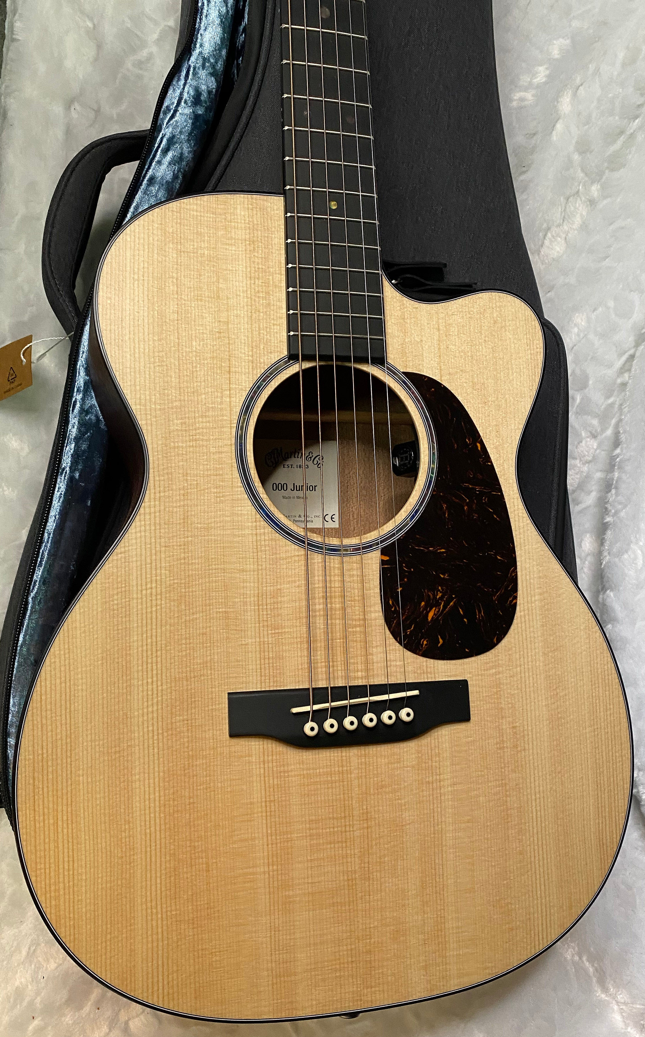 NEW! Martin 000C Jr-E Acoustic-Electric Guitar - Natural - Deluxe Gig Bag - Authorized Dealer - 3.8lbs - G05012
