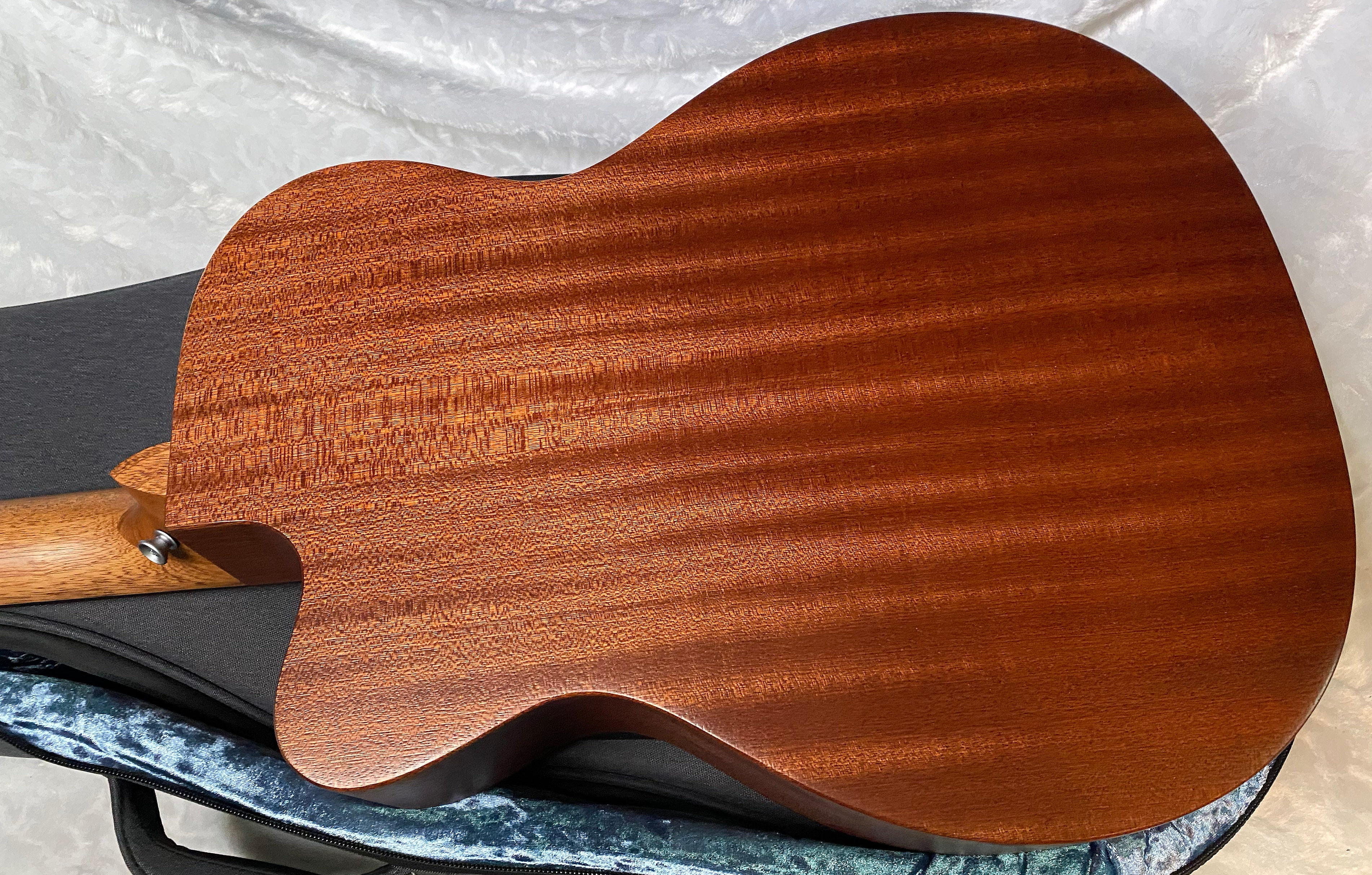 NEW! Martin 000C Jr-E Acoustic-Electric Guitar - Natural - Deluxe Gig Bag - Authorized Dealer - 3.8lbs - G05012