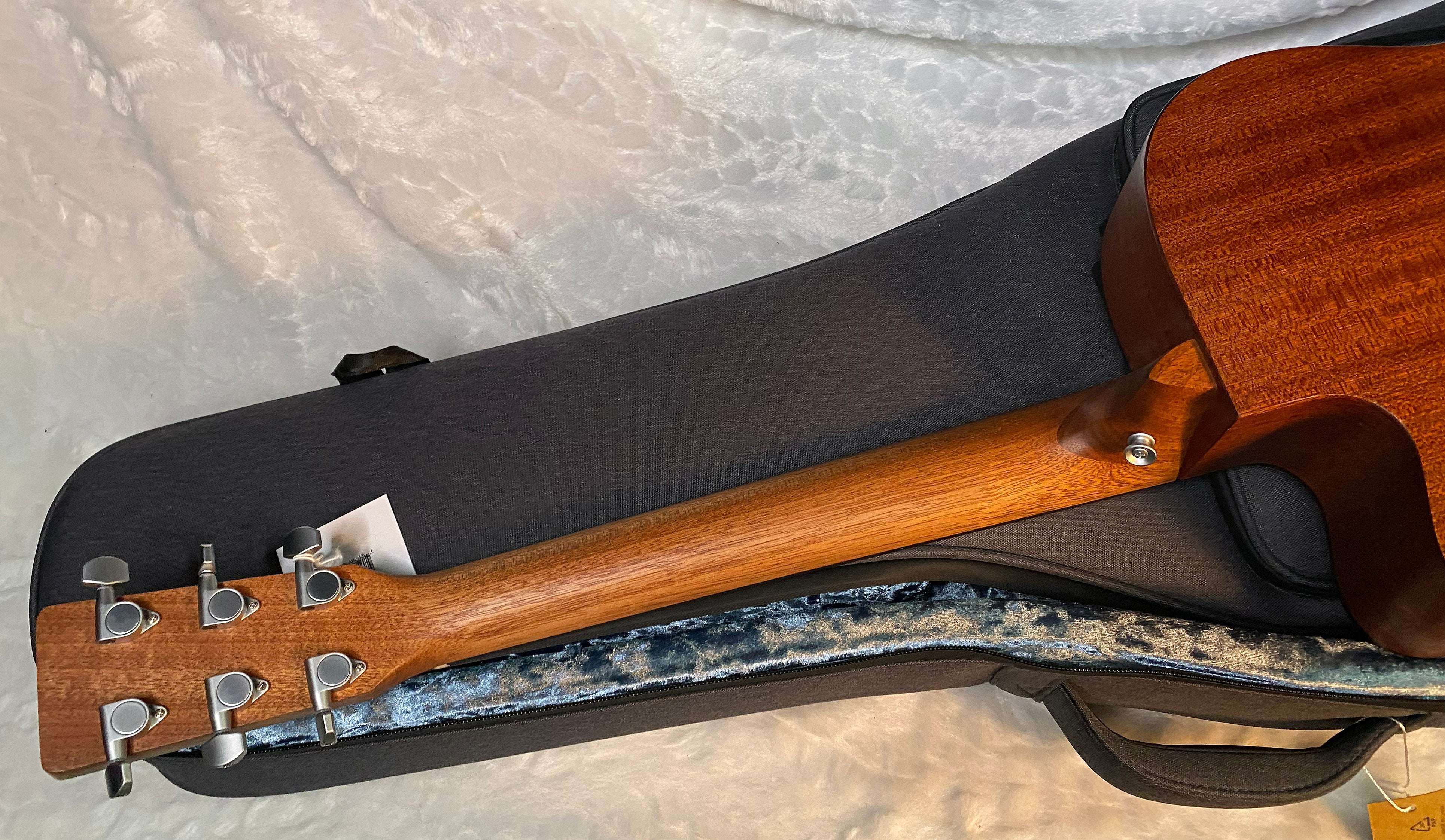 NEW! Martin 000C Jr-E Acoustic-Electric Guitar - Natural - Deluxe Gig Bag - Authorized Dealer - 3.8lbs - G05012