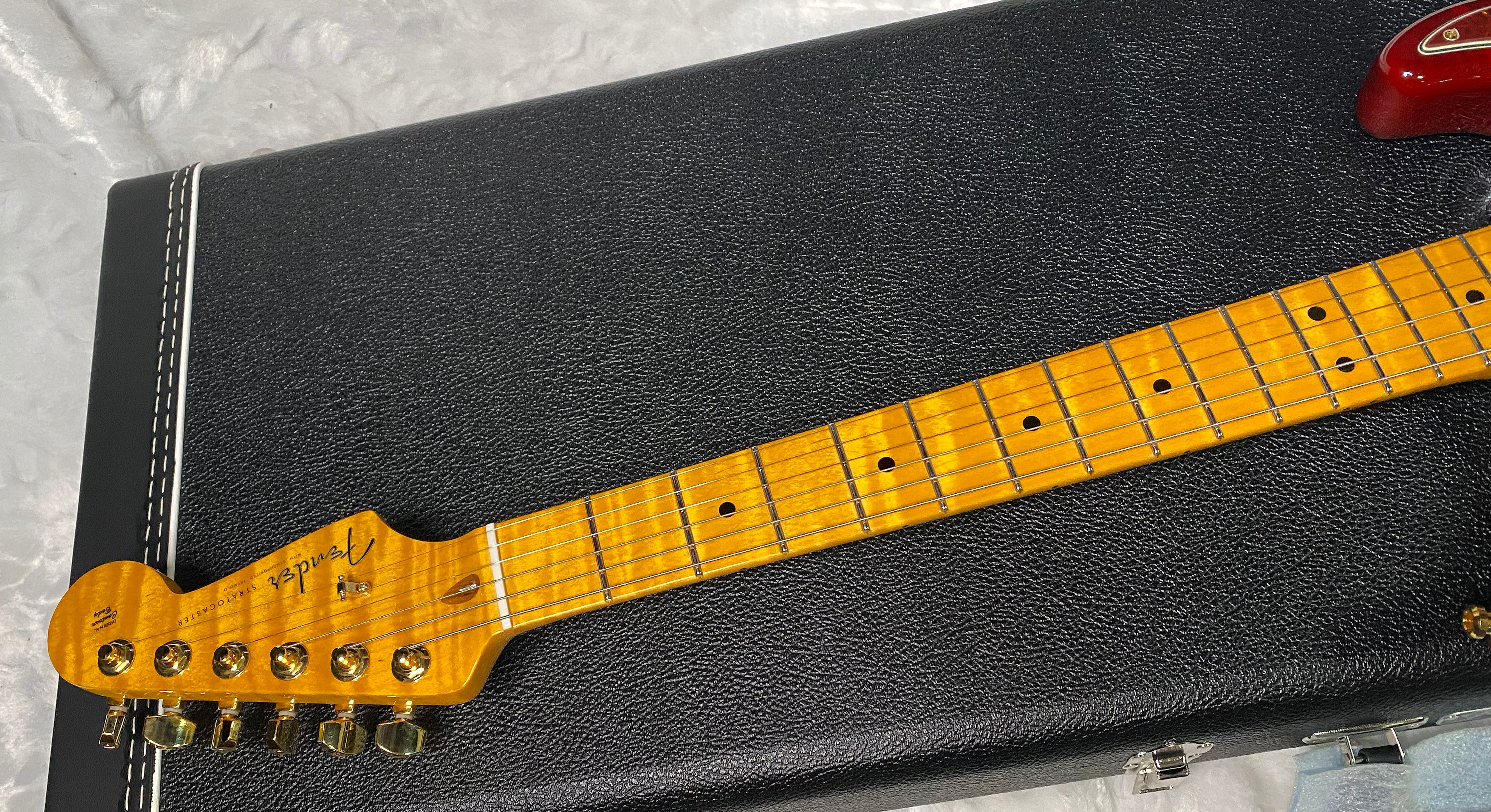 NEW! Fender Limited Edition Custom Deluxe AAA Flame Stratocaster - Hand Wound Pick-Ups - Gold Hardware - Aged Cherry Sunburst - 7.6lbs - Authorized Dealer - G07114 - WOW!