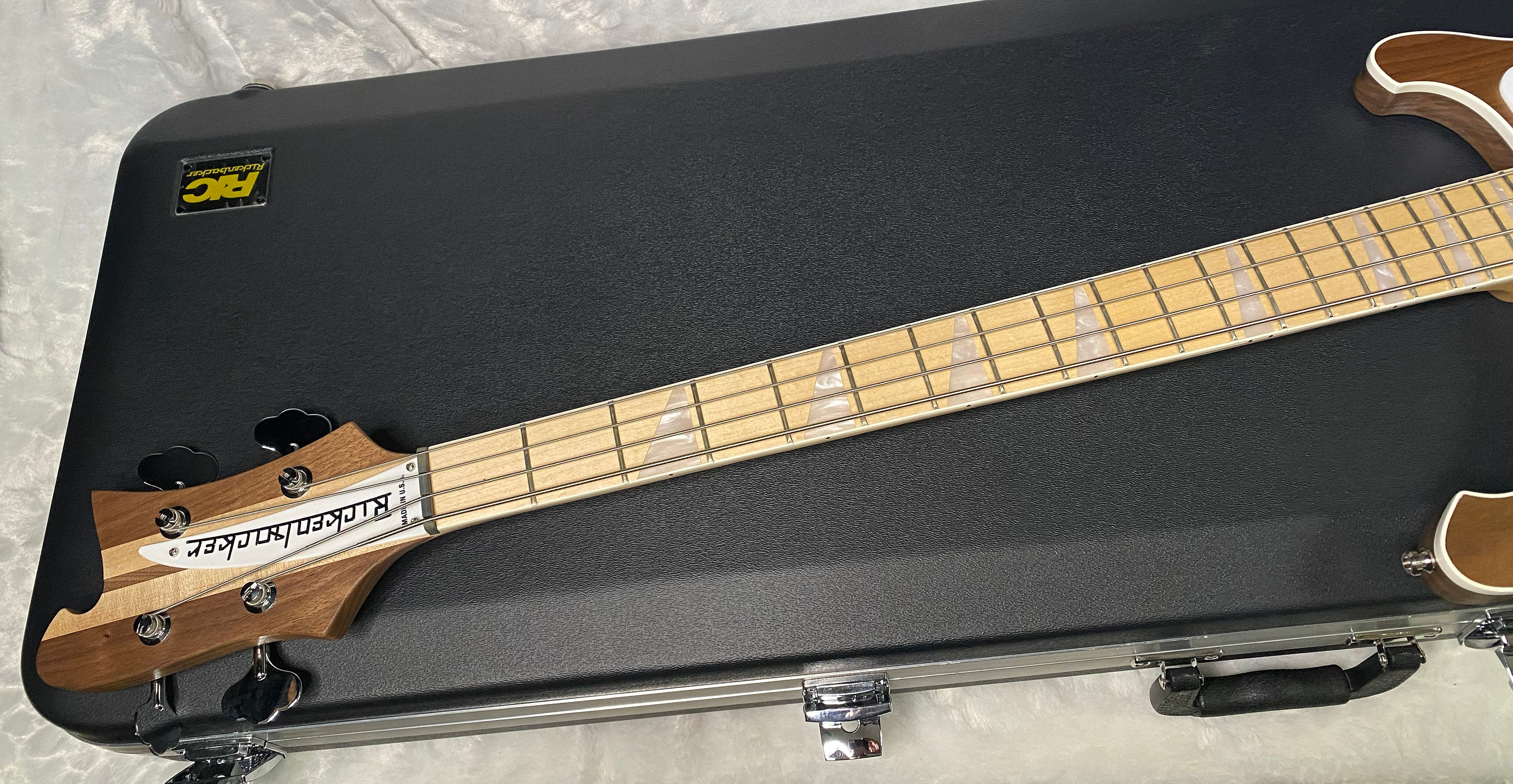 NEW! Rickenbacker 4003 W Walnut - 4-String Bass - Authorized Dealer - 8.7 lbs - G07125