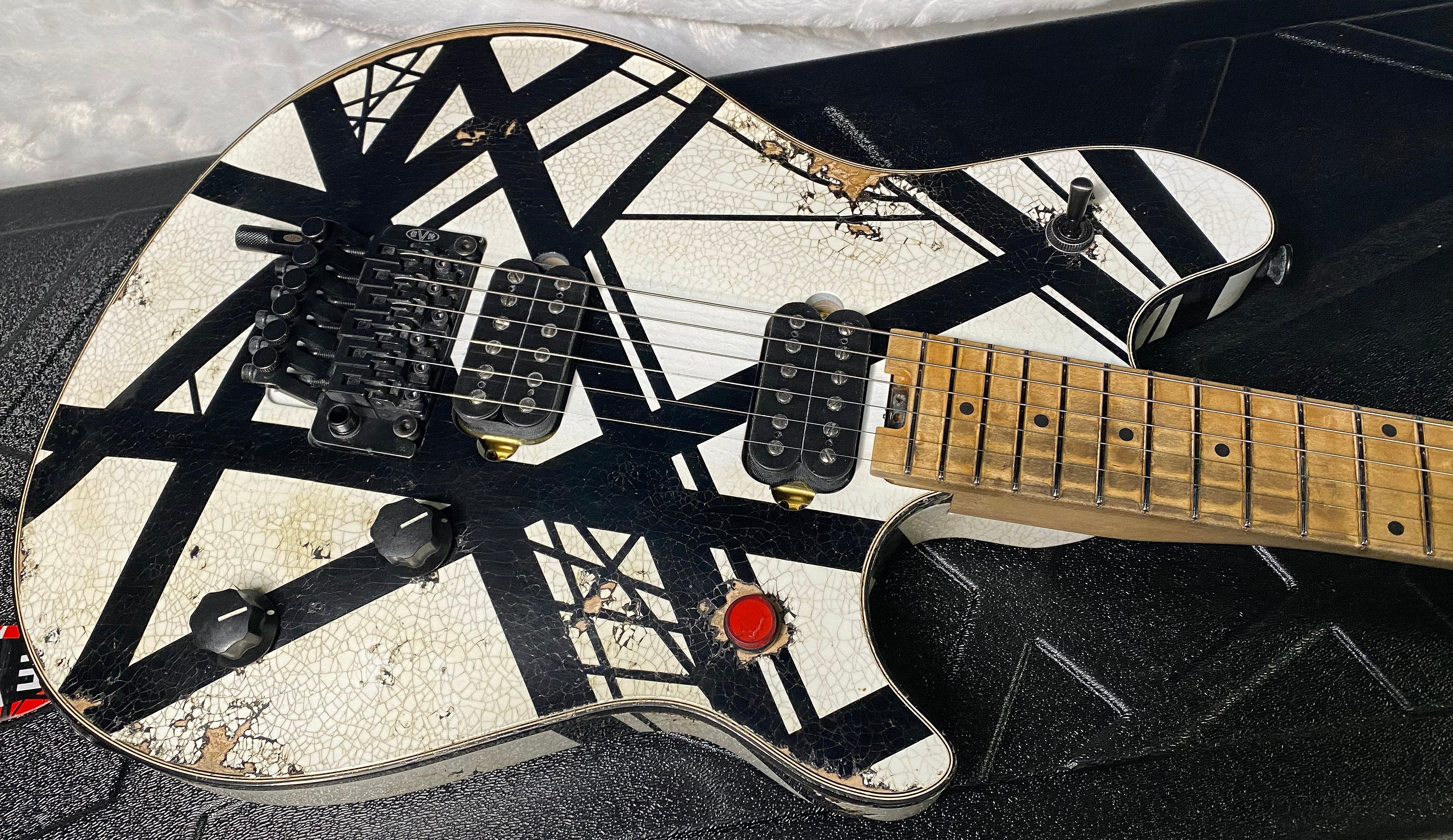 NEW! EVH Custom Shop Wolfgang Special Edition Relic Black and White Stripes - 7.7lbs - ULTRA RARE! Authorized Dealer - G07119
