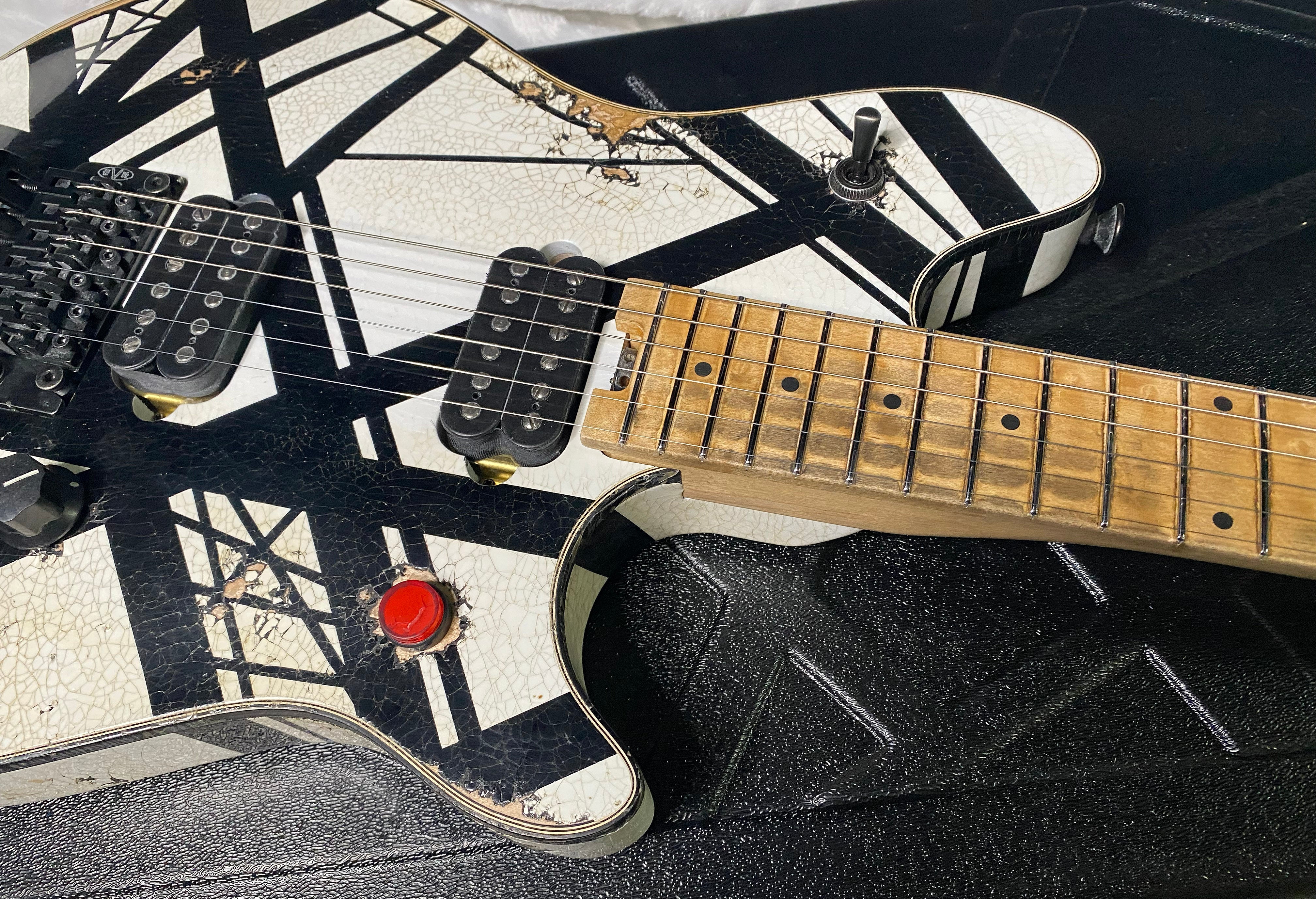 NEW! EVH Custom Shop Wolfgang Special Edition Relic Black and White Stripes - 7.7lbs - ULTRA RARE! Authorized Dealer - G07119