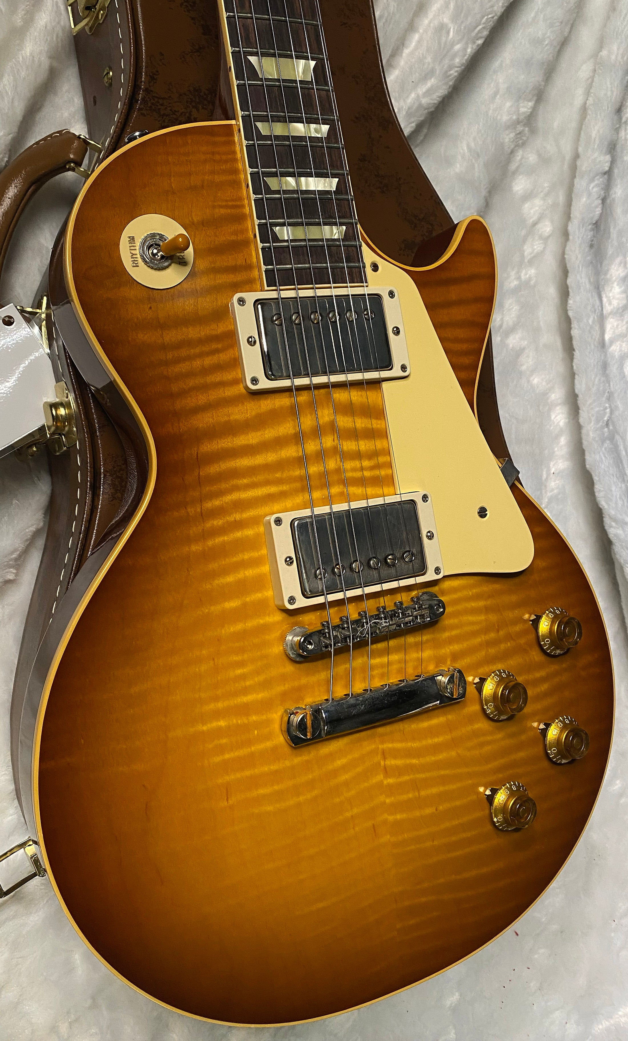 NEW ! Gibson Custom Shop 1959 Les Paul - Golden Poppy Burst - Authorized Dealer - Hand Picked Curly Maple Flame Top - MONSTER TOP VOS - 8.9 lbs - G06467