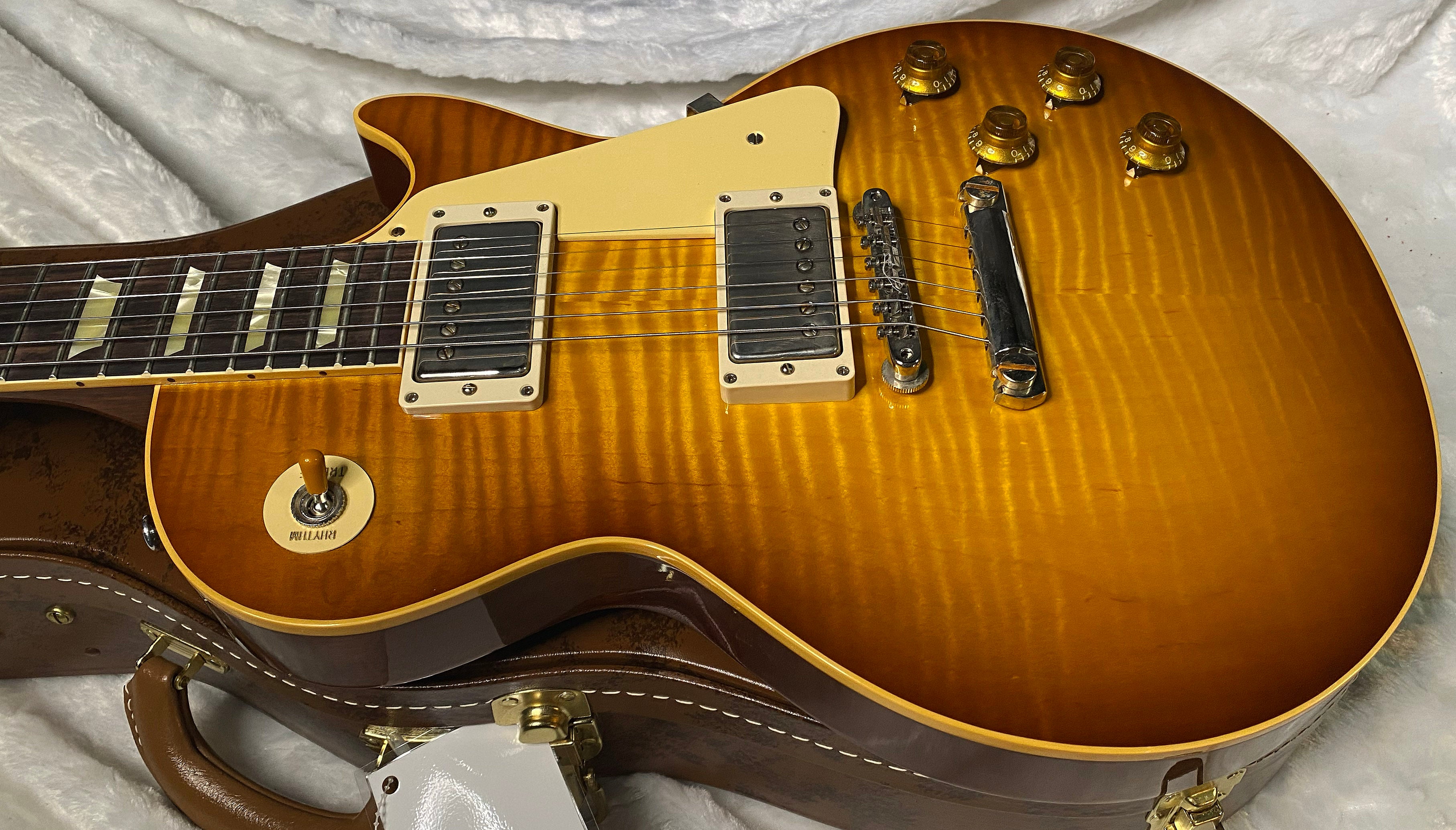 NEW ! Gibson Custom Shop 1959 Les Paul - Golden Poppy Burst - Authorized Dealer - Hand Picked Curly Maple Flame Top - MONSTER TOP VOS - 8.9 lbs - G06467