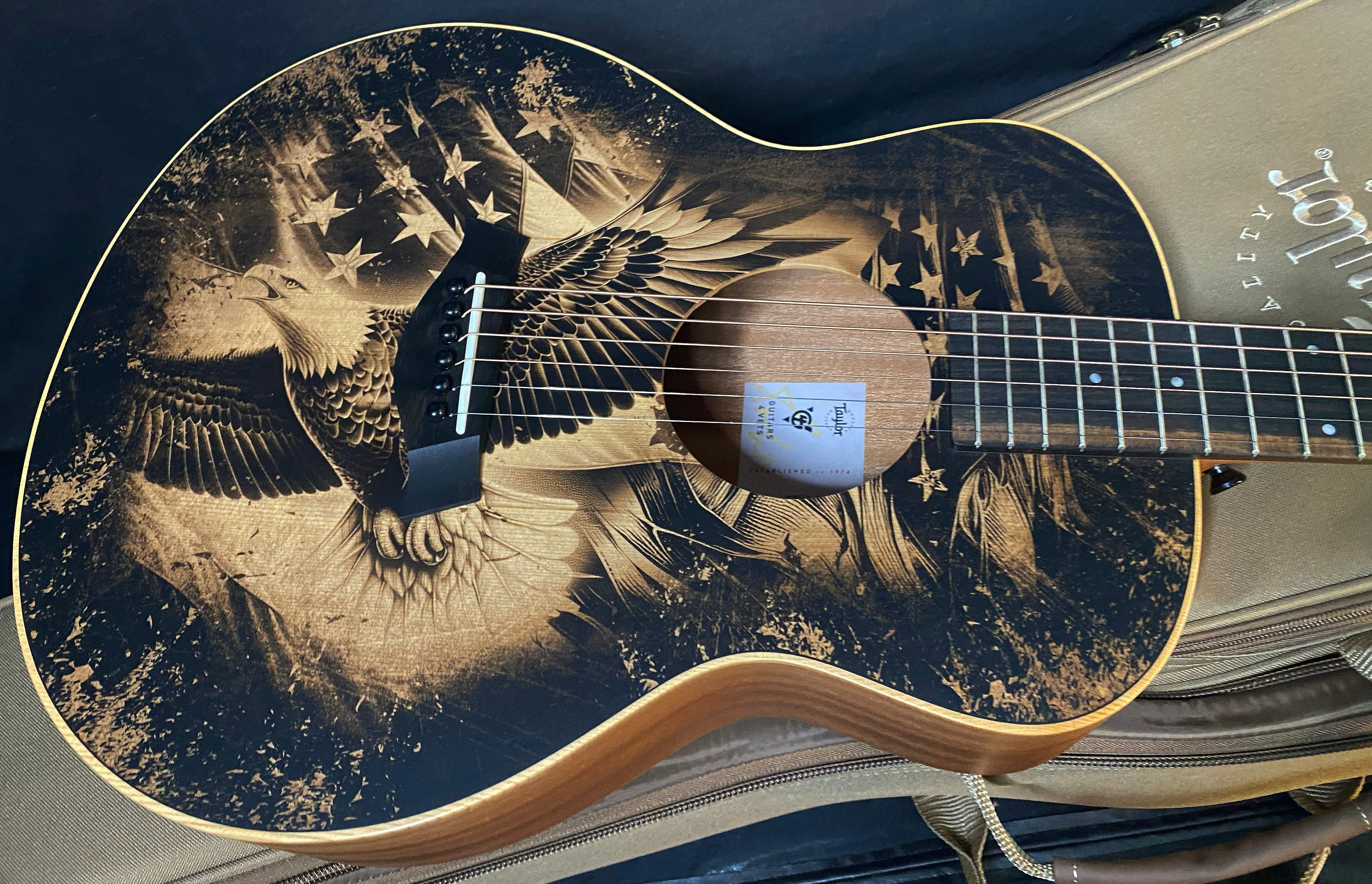 NEW Taylor Guitars 4 Vets GS Mini Americana Special Edition Acoustic Guitar - Custom Artwork - G05685