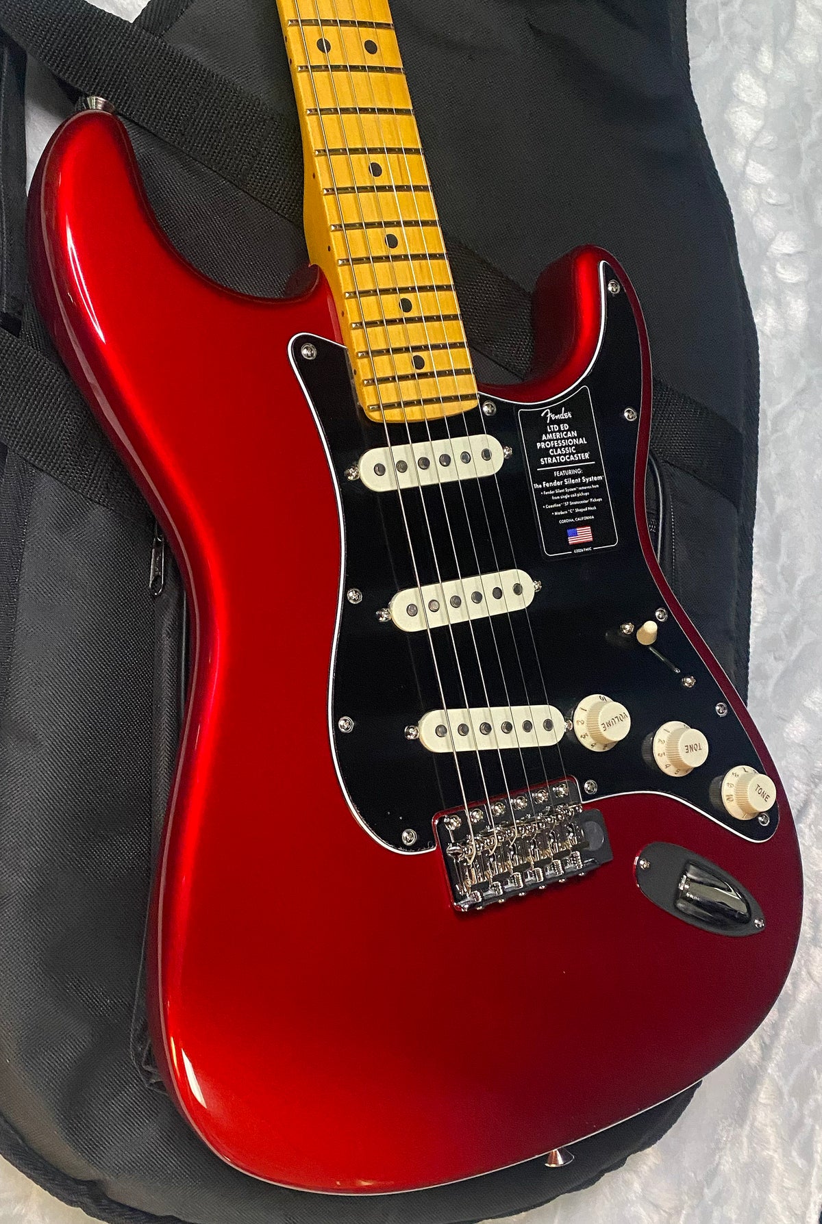 NEW! Fender Limited Edition American Professional Classic Stratocaster featuring Silent System - Candy Apple Red - 7.9lbs - Authorized Dealer - G07852