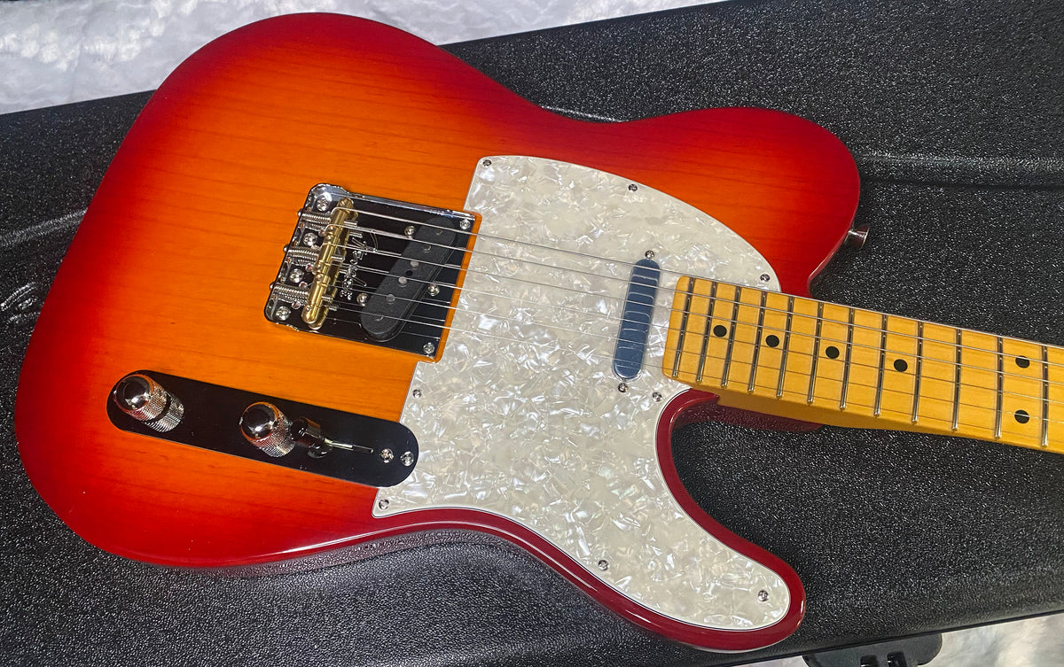 NEW ! Fender American Professional Telecaster - Maple Fingerboard - Ash Body - Aged Cherry Burst - 7.4lbs - Authorized Dealer - G07850