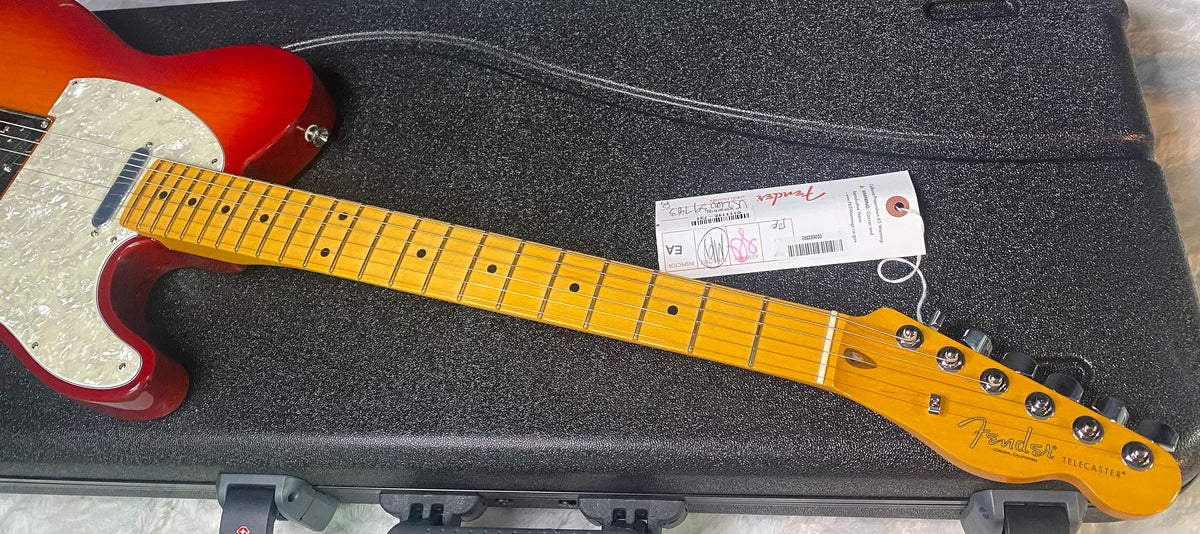 NEW ! Fender American Professional Telecaster - Maple Fingerboard - Ash Body - Aged Cherry Burst - 7.4lbs - Authorized Dealer - G07850
