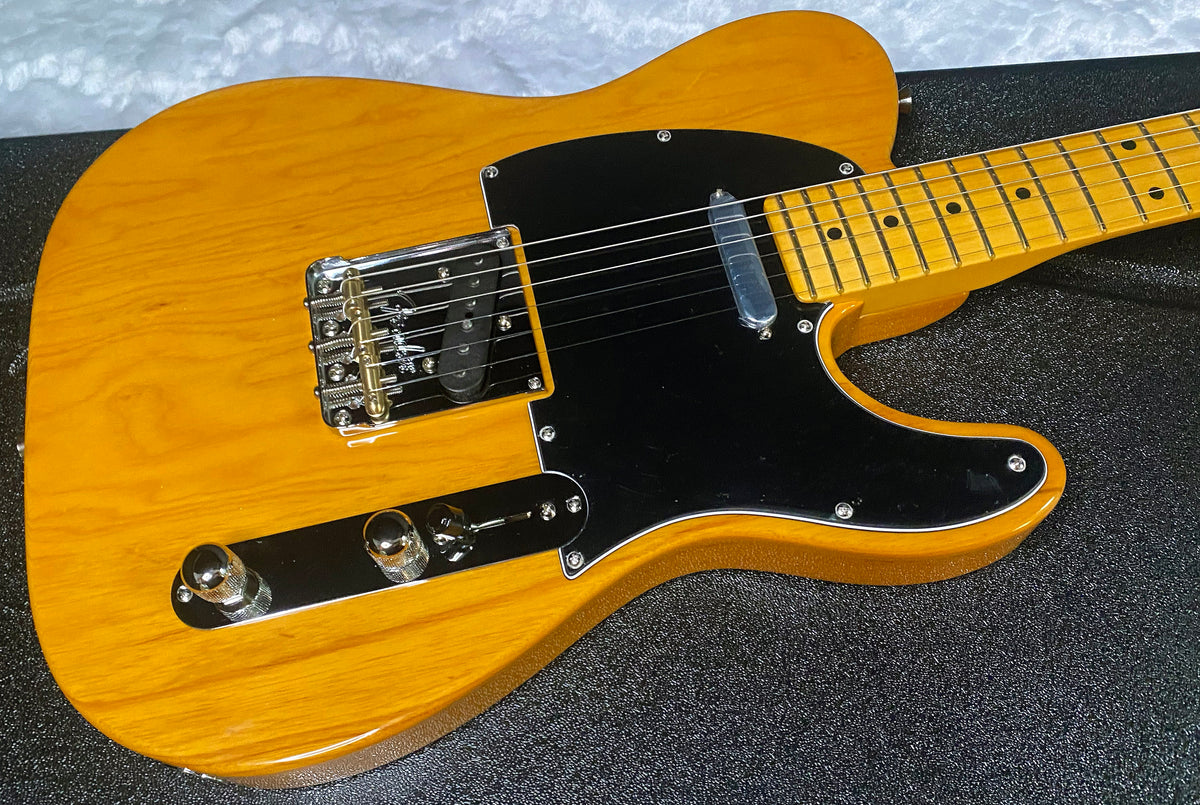 NEW ! Fender American Professional Telecaster - Maple Fingerboard - Ash Body - Natural Finish - 7.25 lbs - Authorized Dealer - G07851