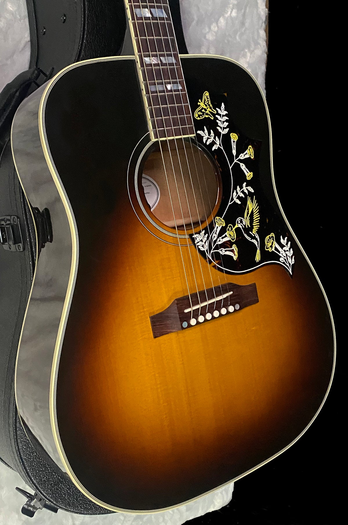 NEW ! Gibson Hummingbird Standard - Vintage Sunburst - Acoustic Electric - Baggs HiFi DNA System - Authorized Dealer - 4.9lbs - G07863