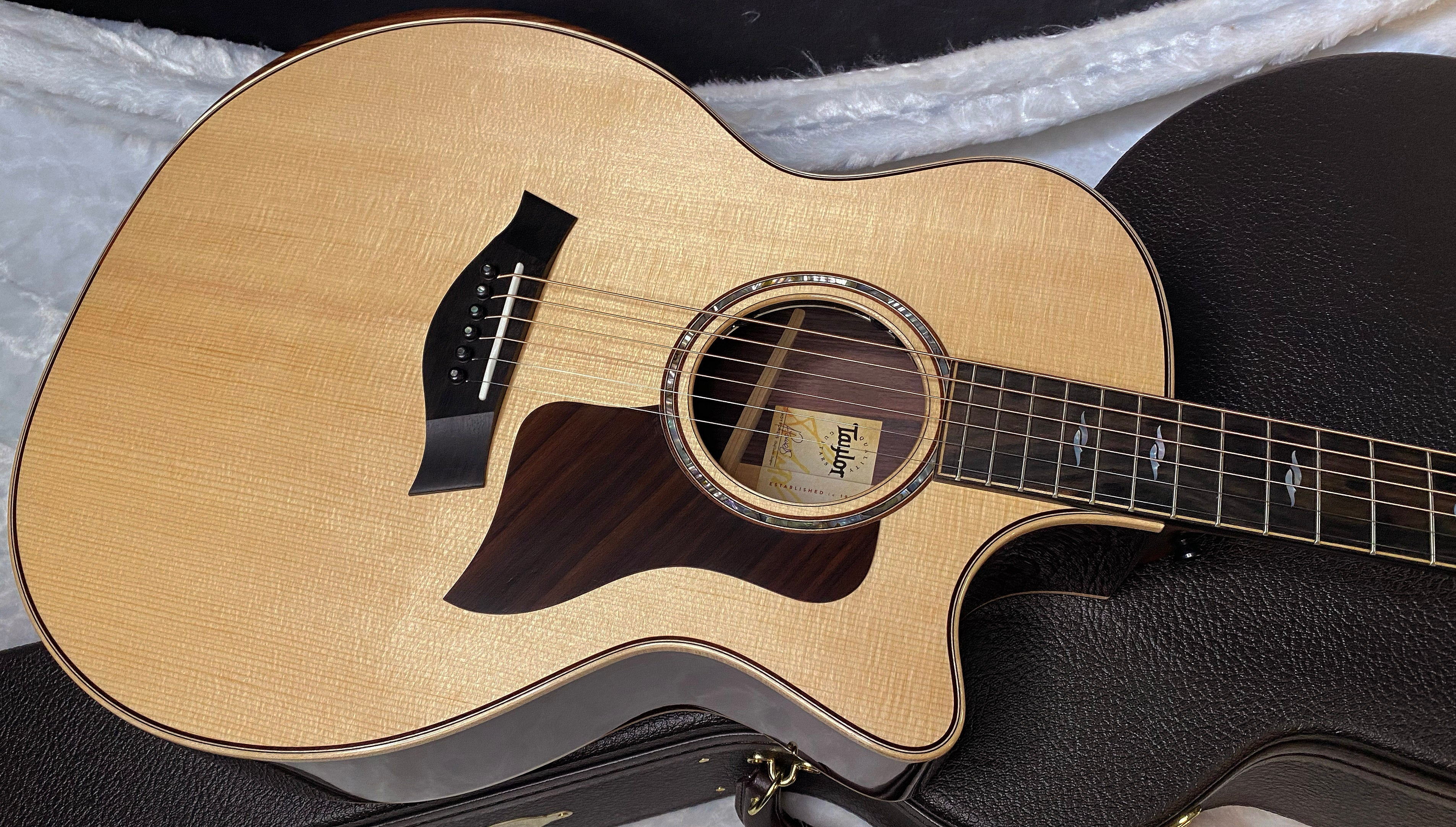 NEW ! Taylor 814ce Acoustic-Electric Guitar - Natural Gloss - 4.5lbs - Authorized Dealer - G07142